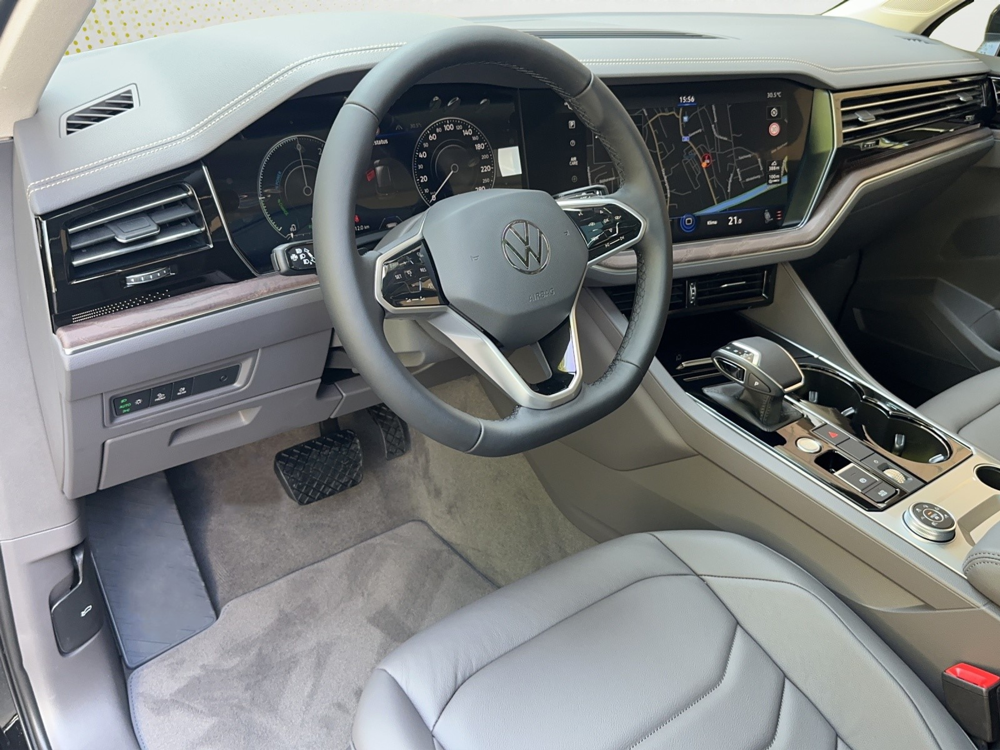 listing desktop thumbnail image 9