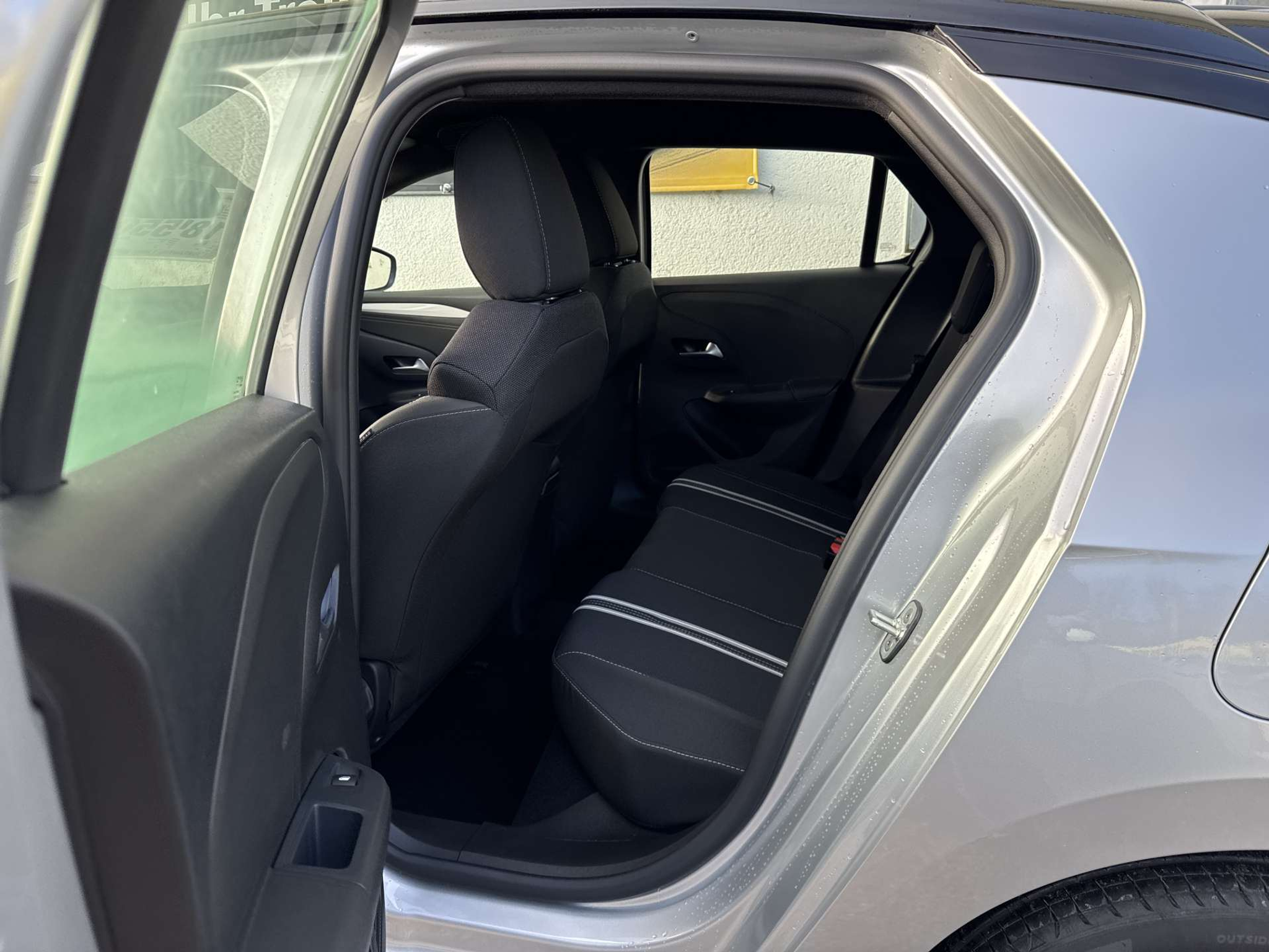 listing desktop thumbnail image 7