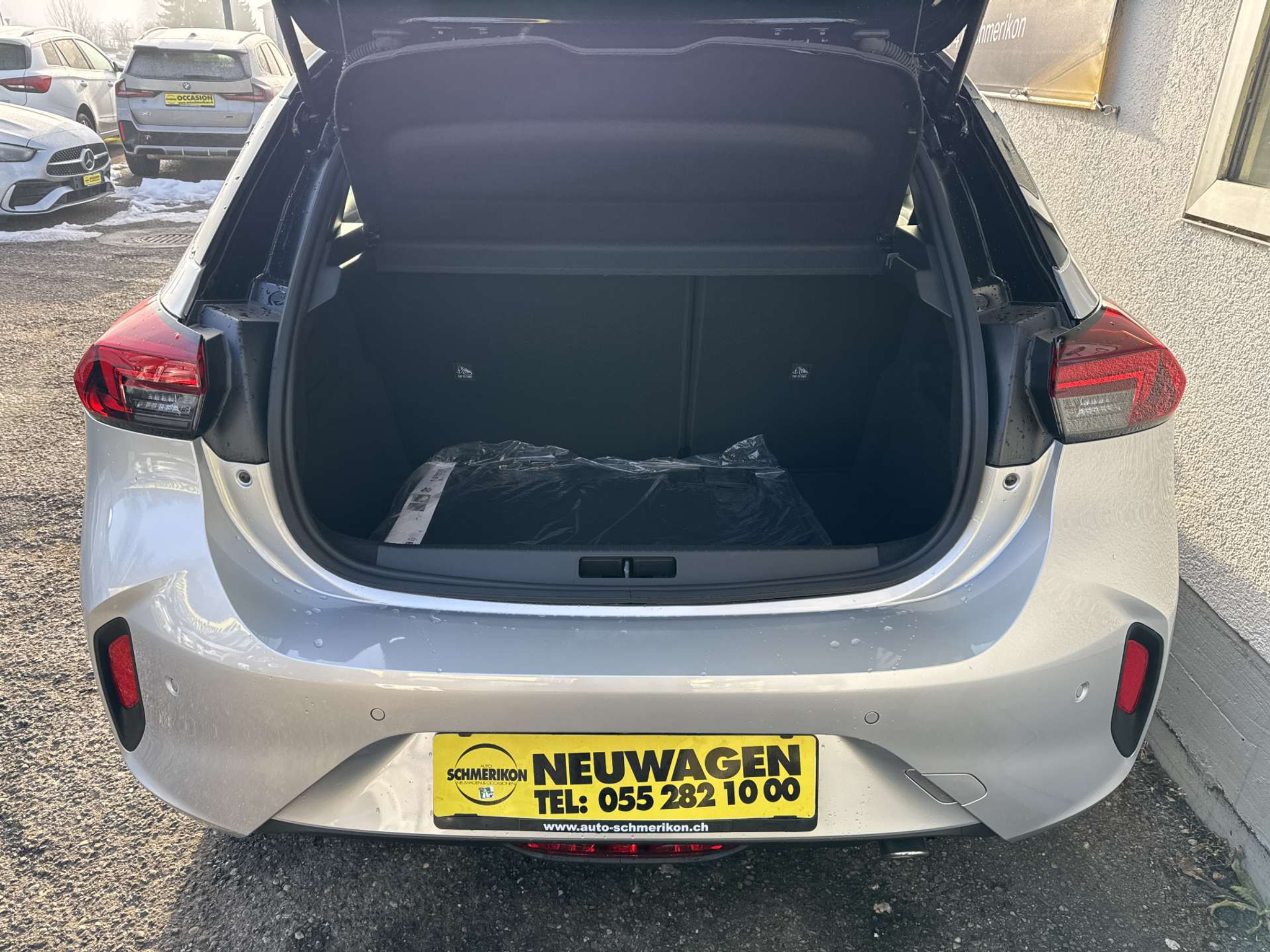 listing desktop thumbnail image 8