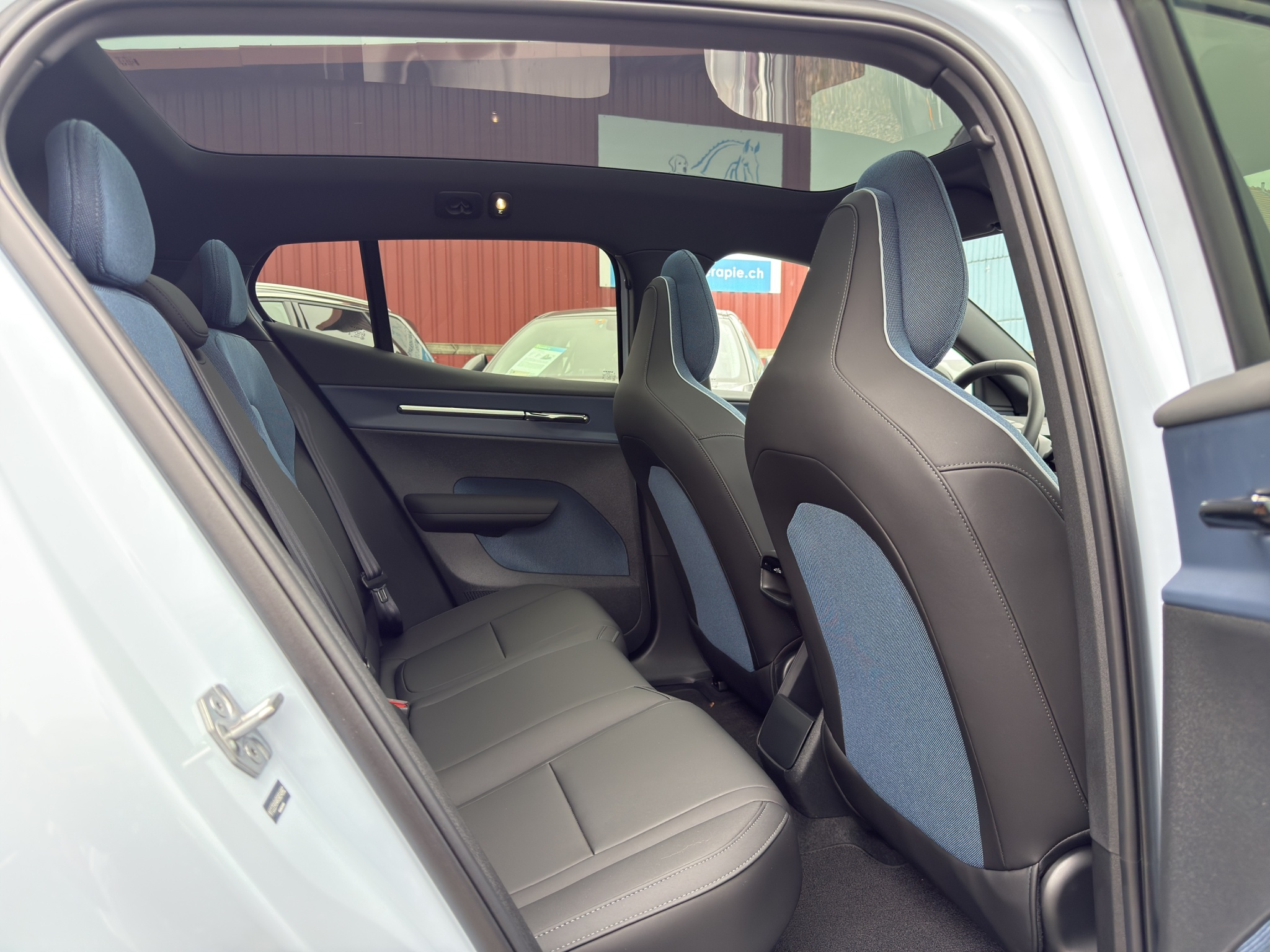 listing desktop thumbnail image 20