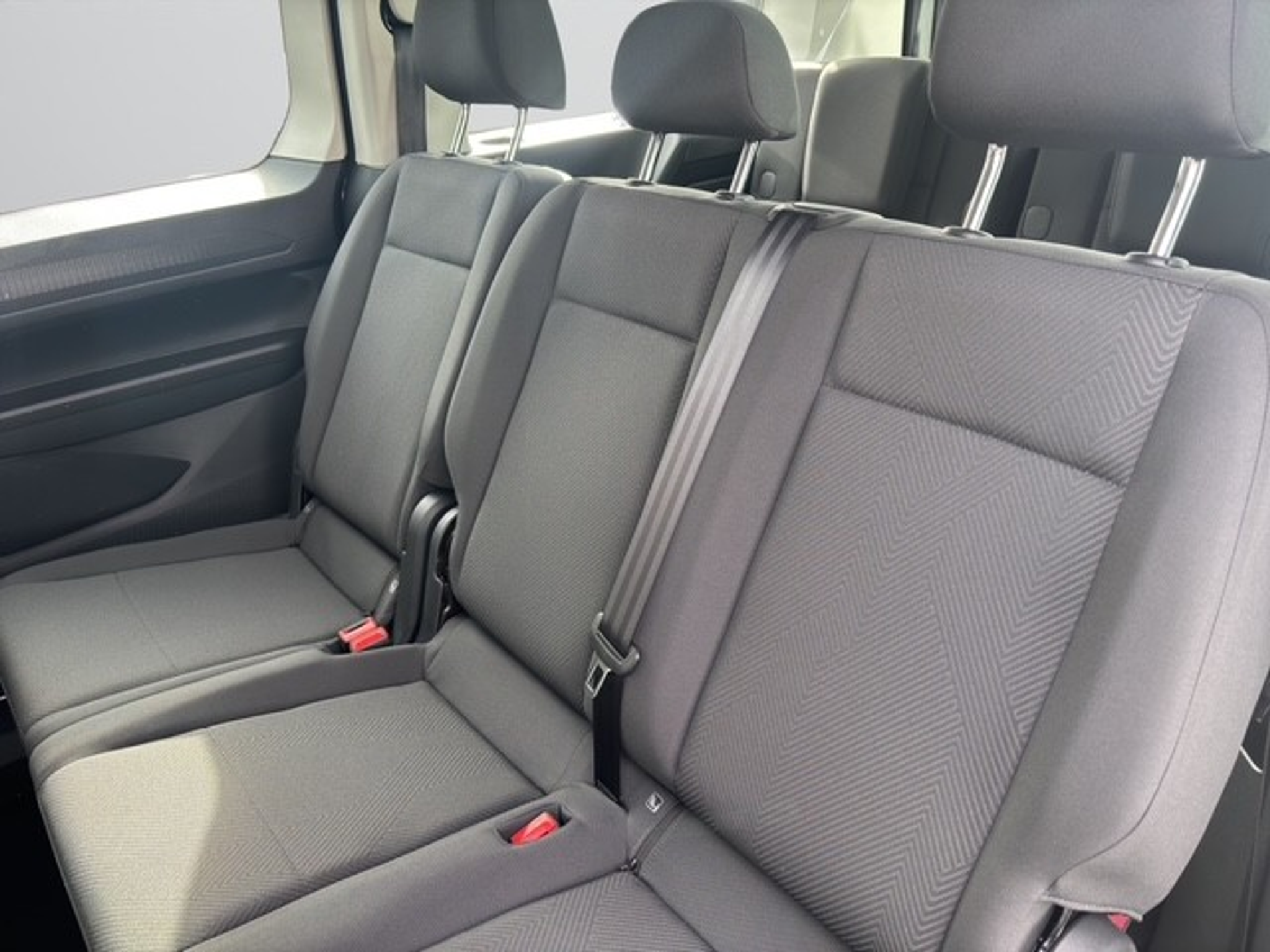 listing desktop thumbnail image 4