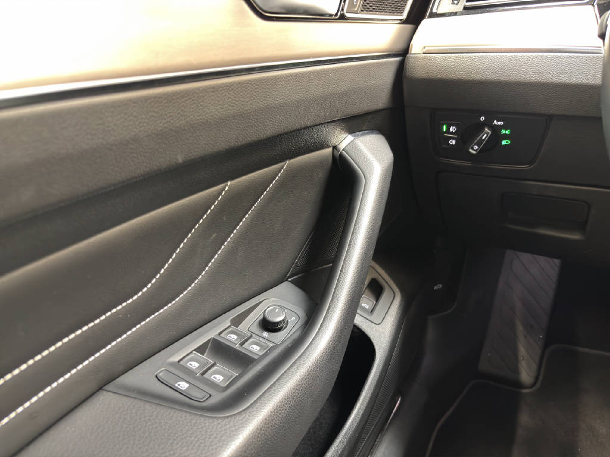 listing desktop thumbnail image 12