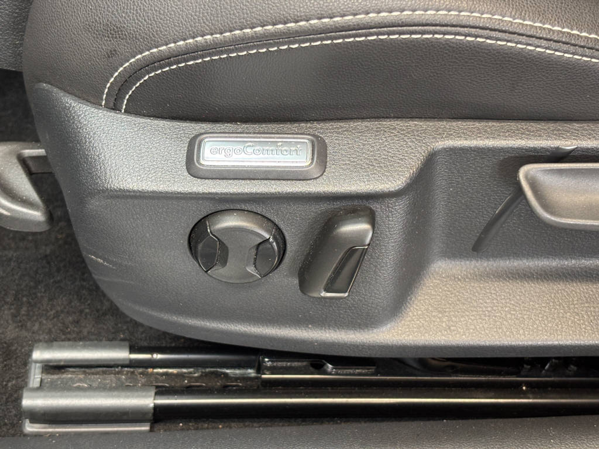 listing desktop thumbnail image 17