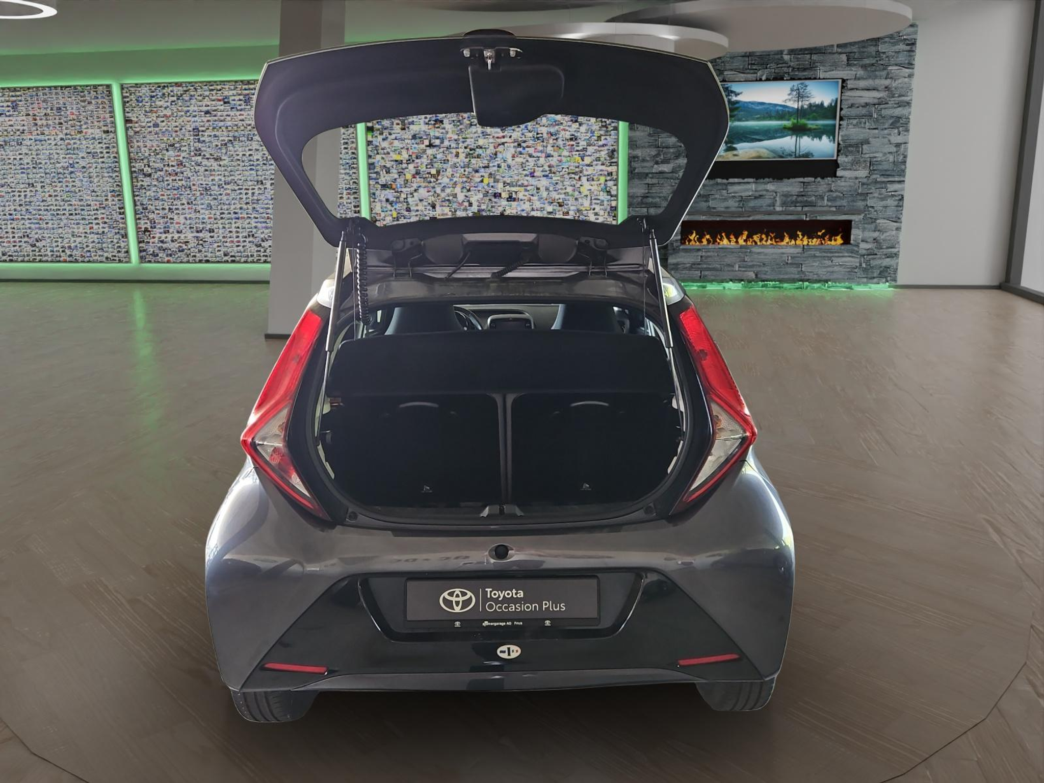 listing desktop thumbnail image 16