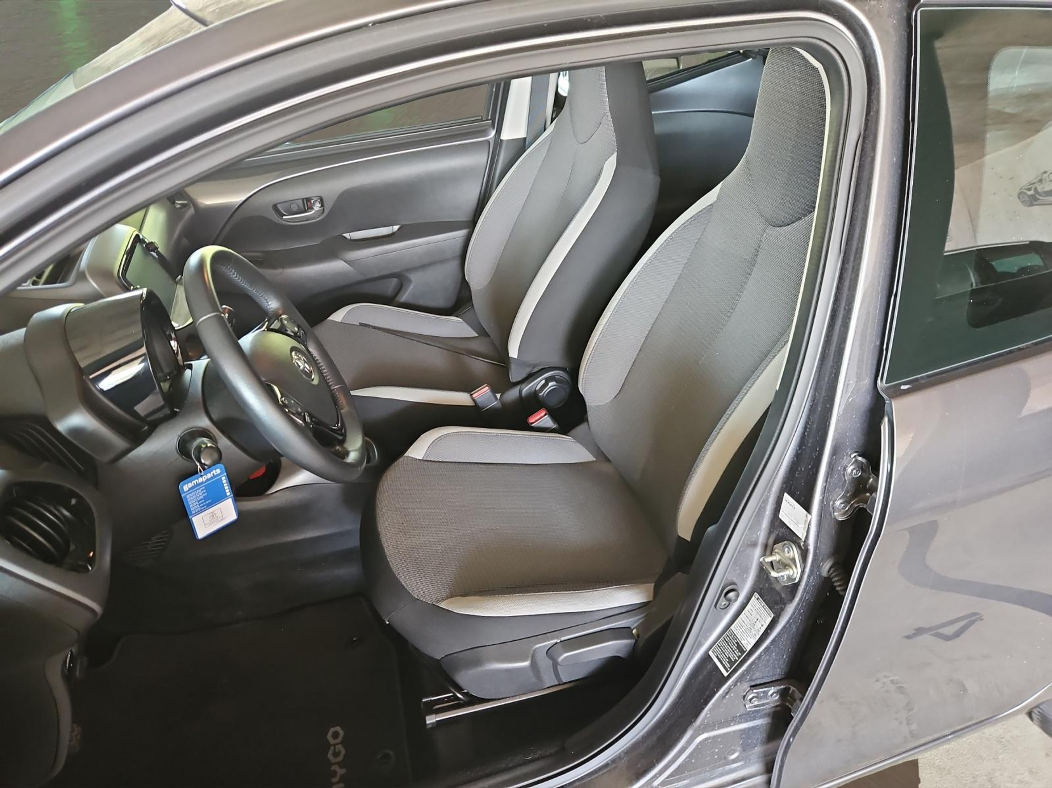 listing desktop thumbnail image 8