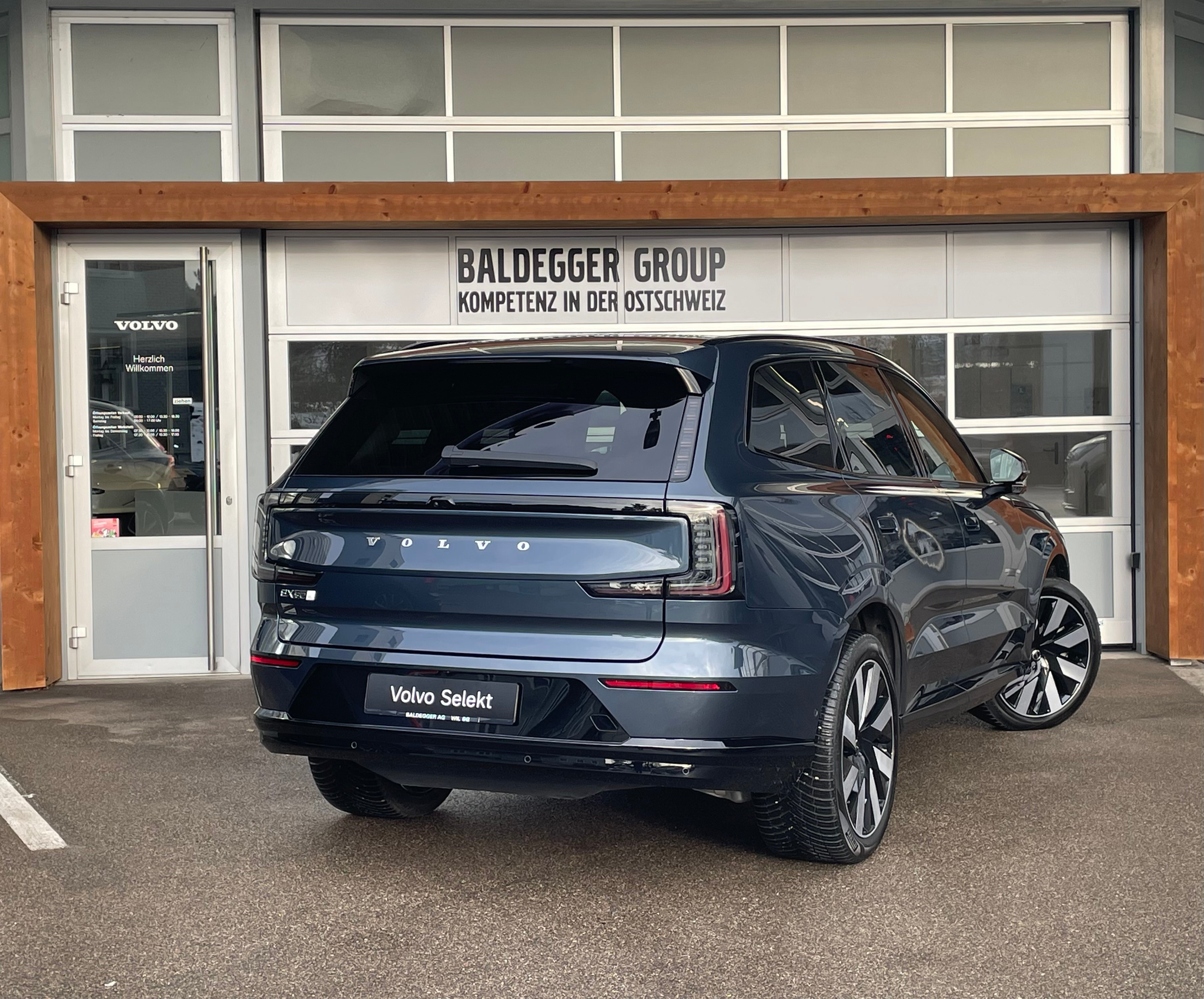 listing desktop thumbnail image 2