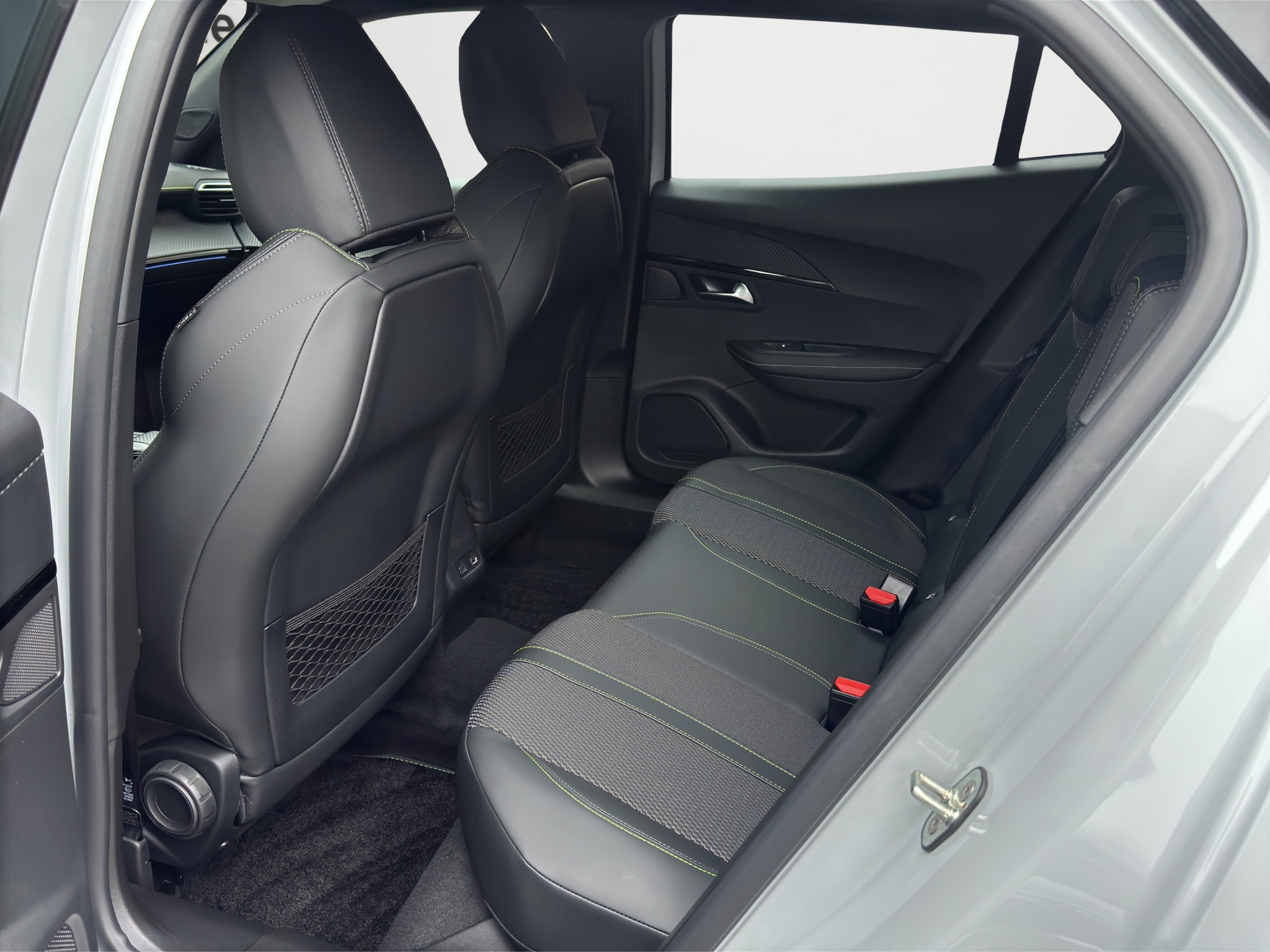 listing desktop thumbnail image 14