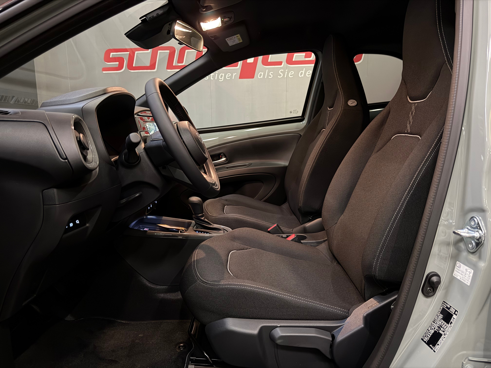 listing desktop thumbnail image 11