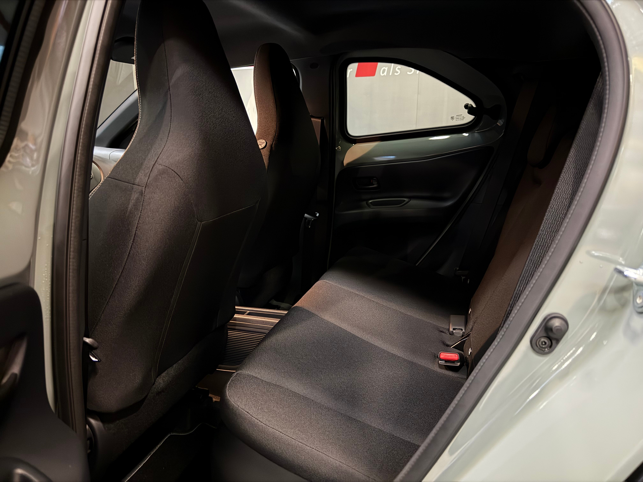 listing desktop thumbnail image 13