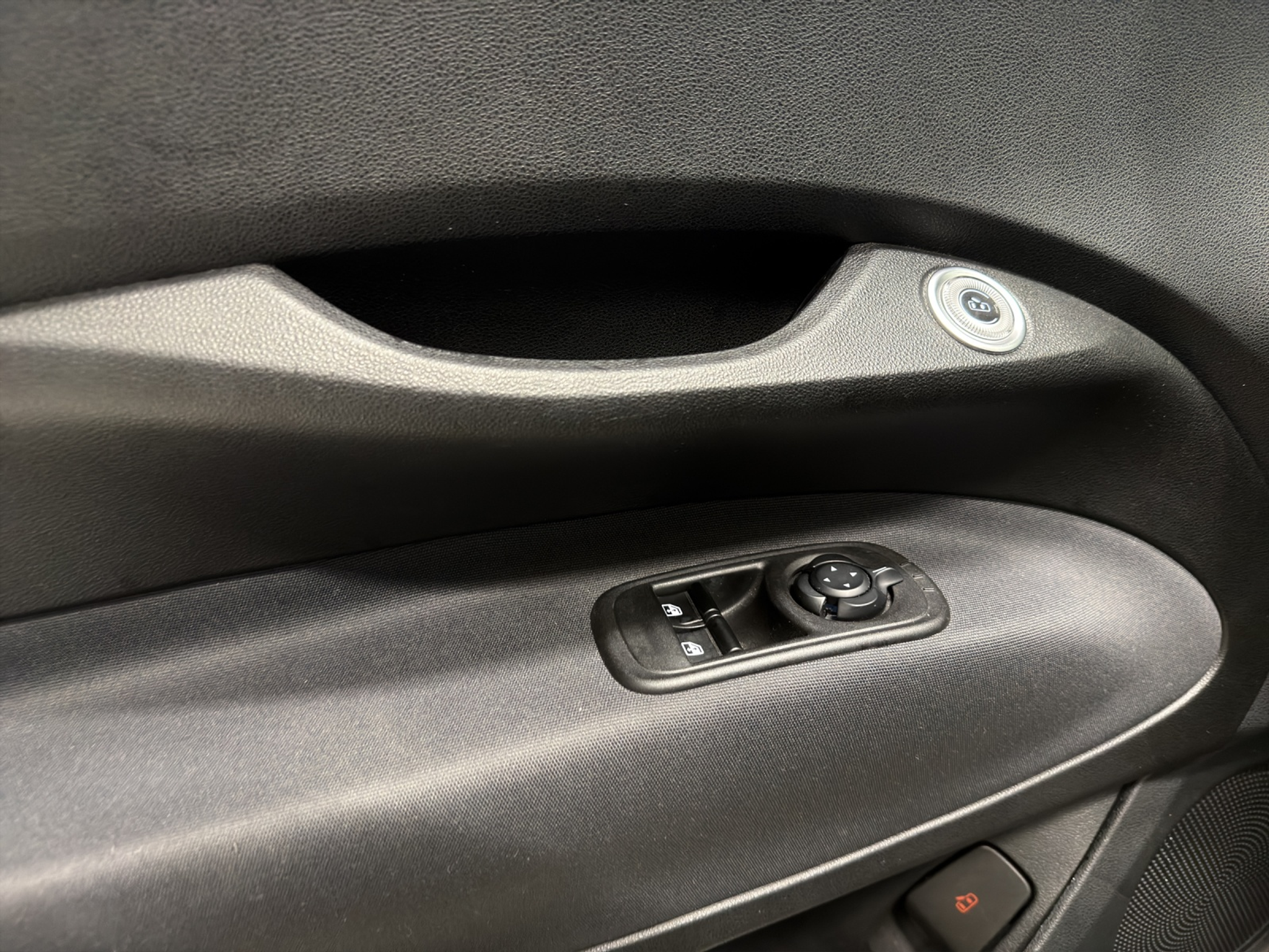 listing desktop thumbnail image 10