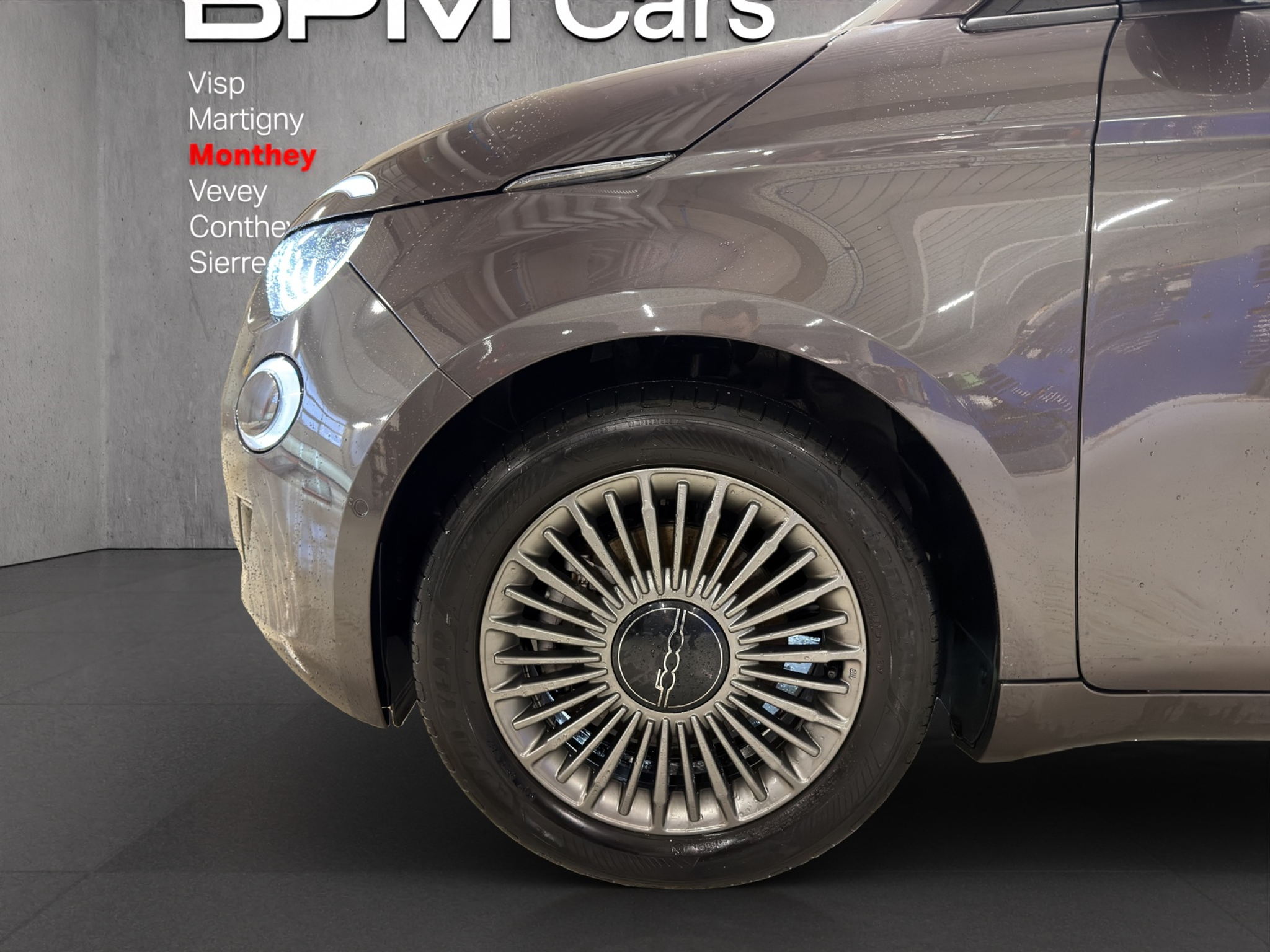 listing desktop thumbnail image 6