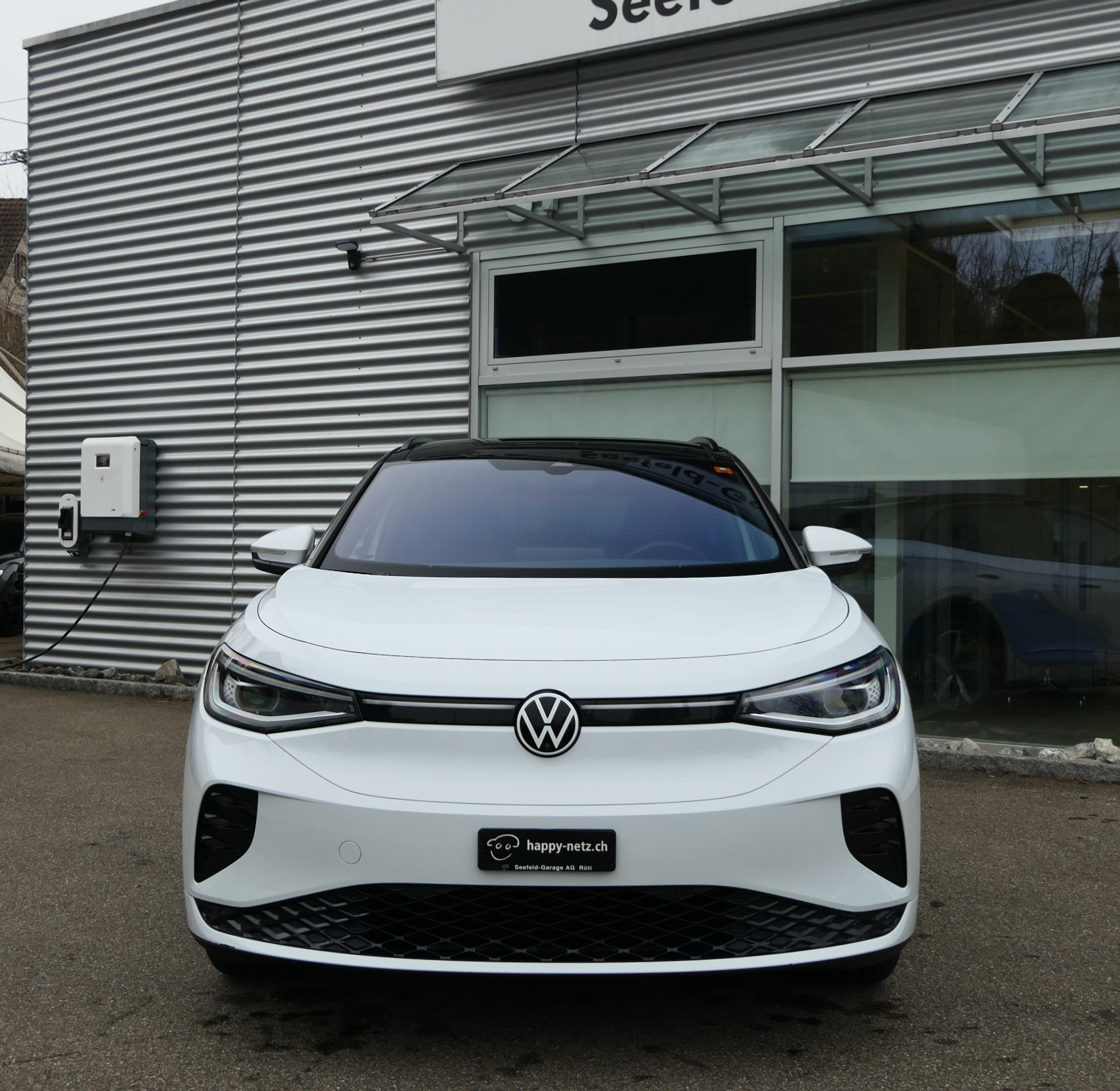 listing desktop thumbnail image 1