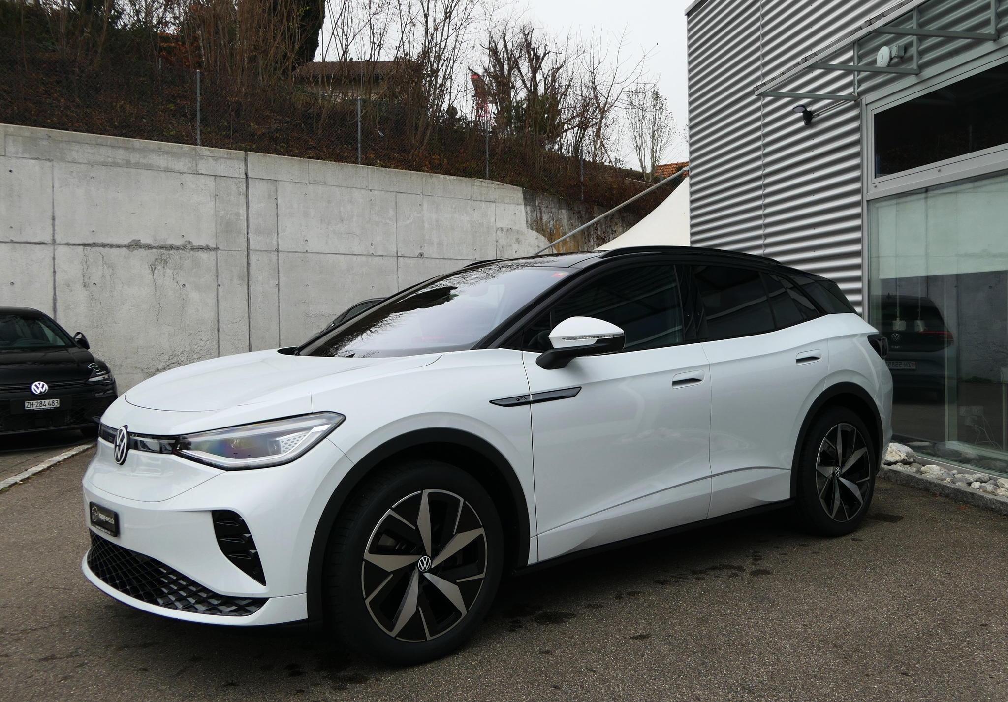 listing desktop thumbnail image 2