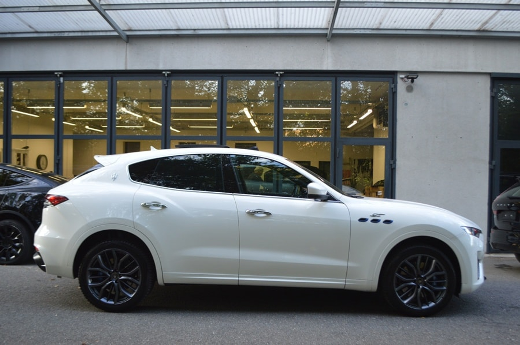 listing desktop thumbnail image 14