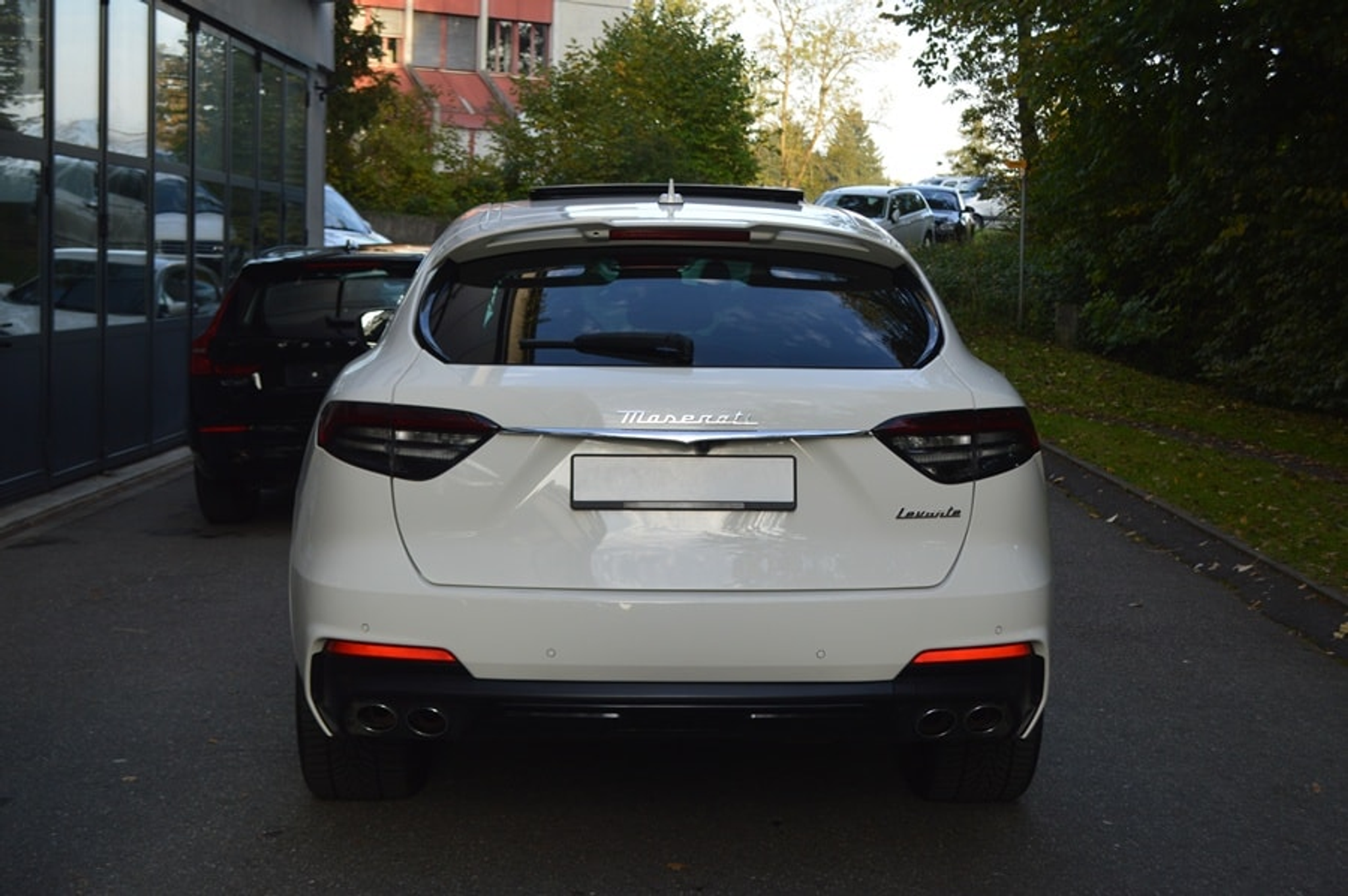 listing desktop thumbnail image 12