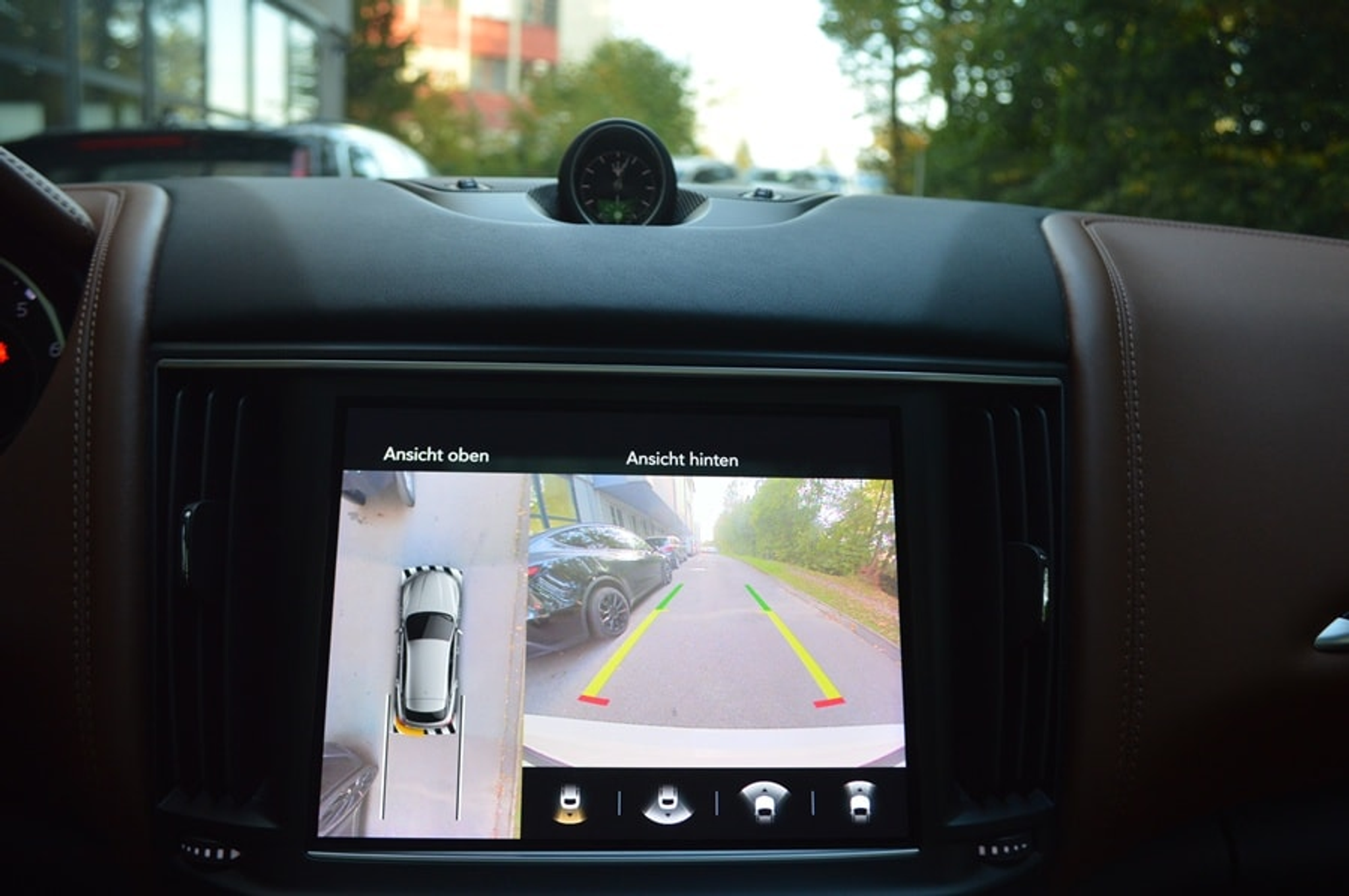 listing desktop thumbnail image 11