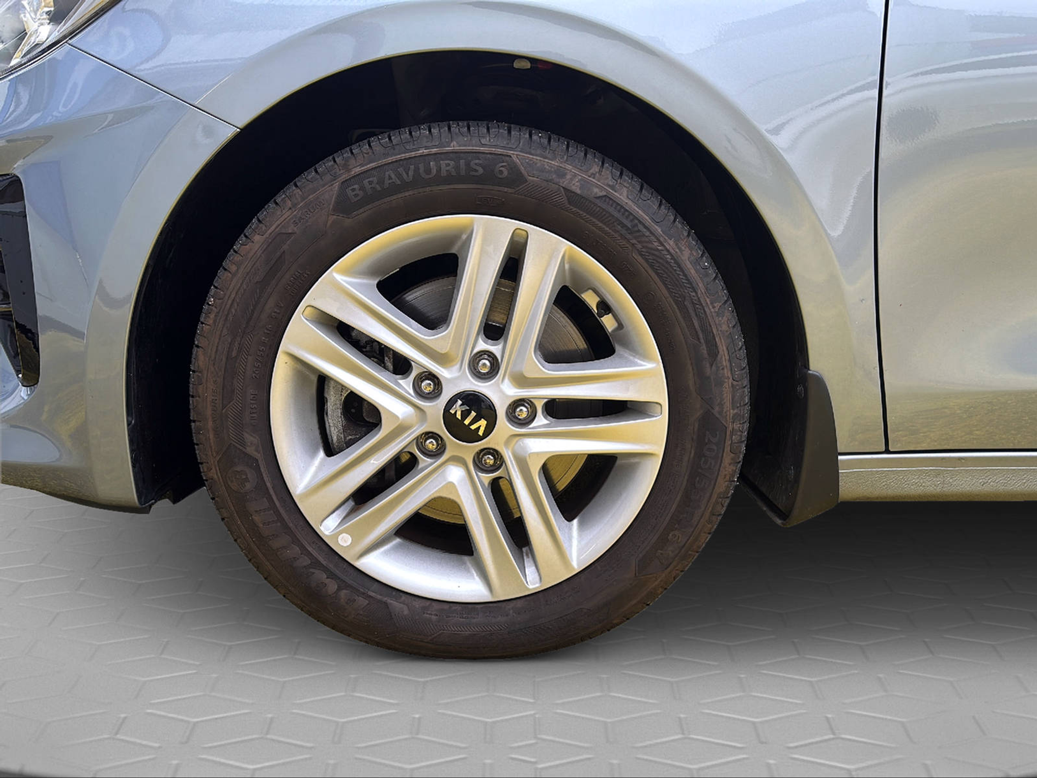 listing desktop thumbnail image 8