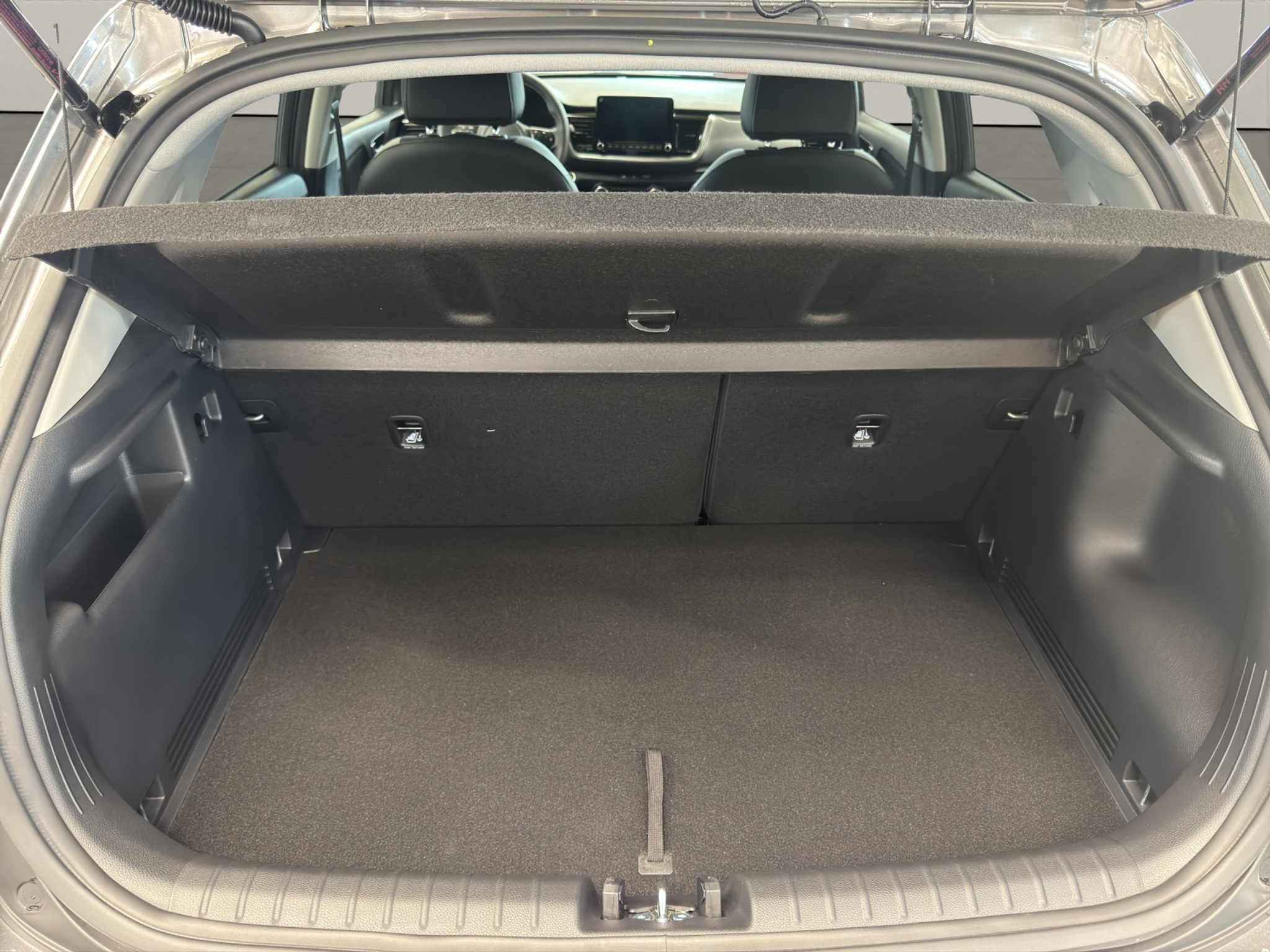 listing desktop thumbnail image 13