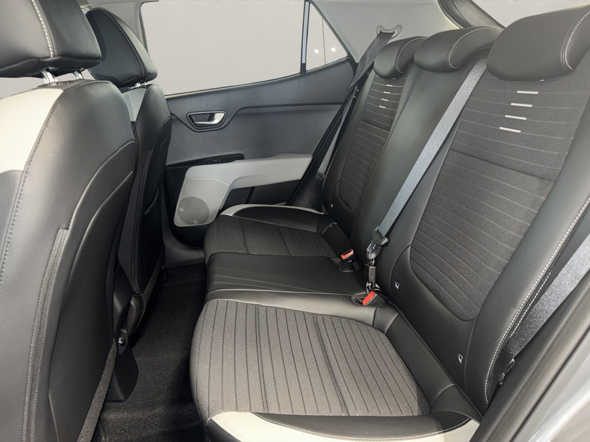 listing desktop thumbnail image 11