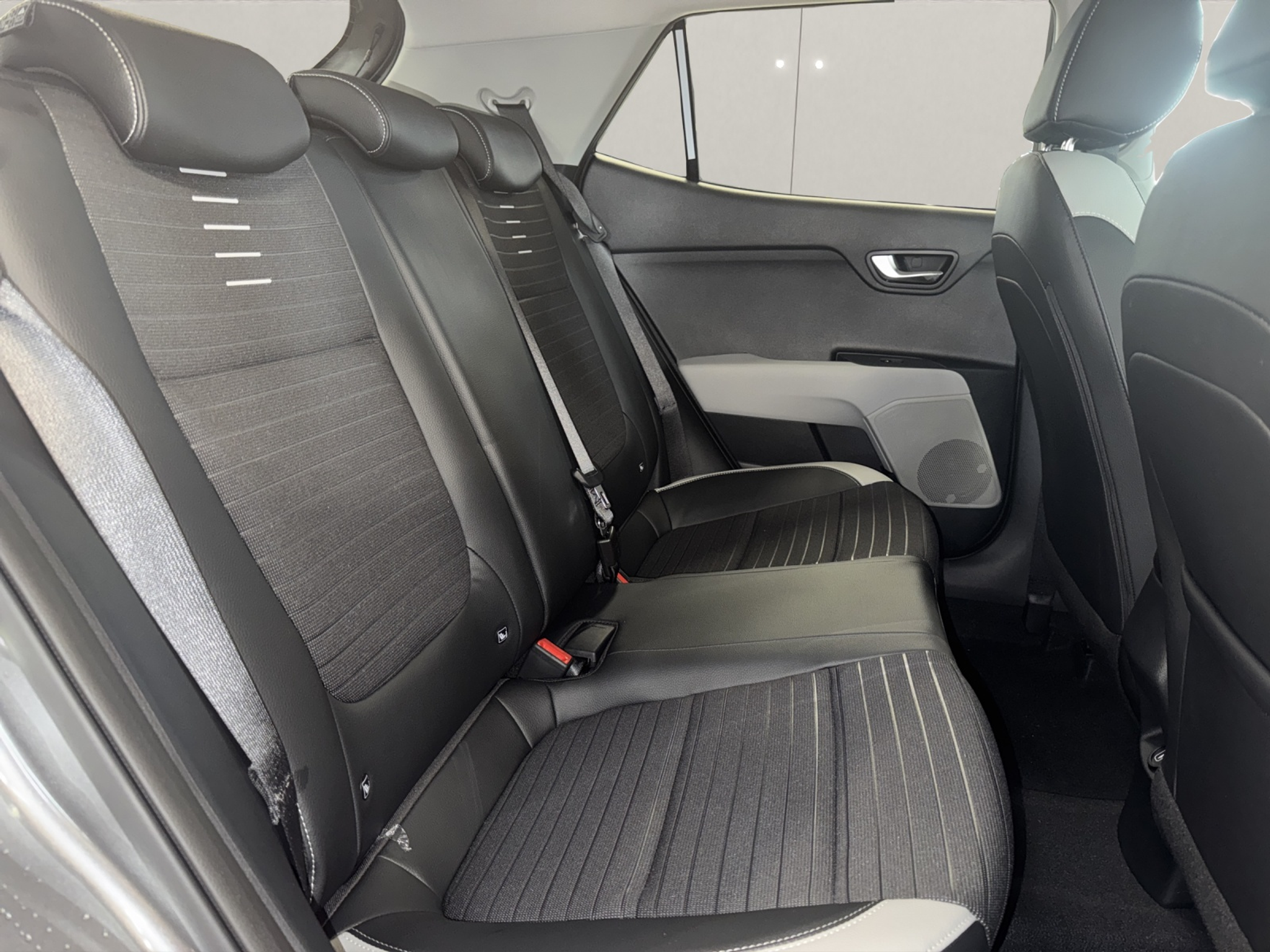 listing desktop thumbnail image 15