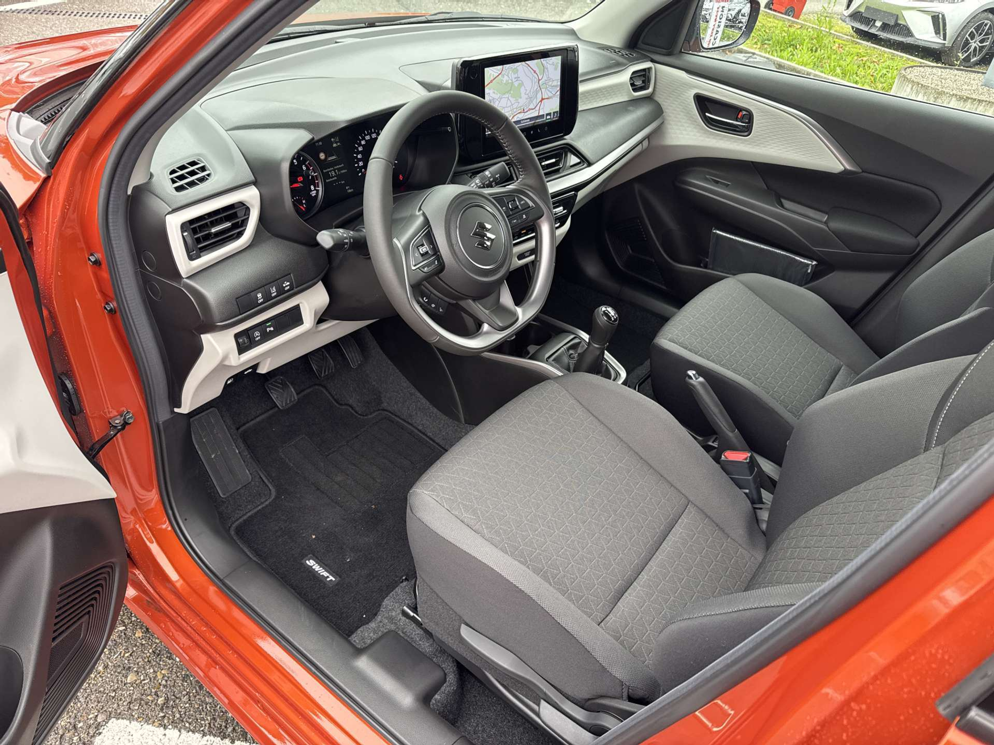 listing desktop thumbnail image 4