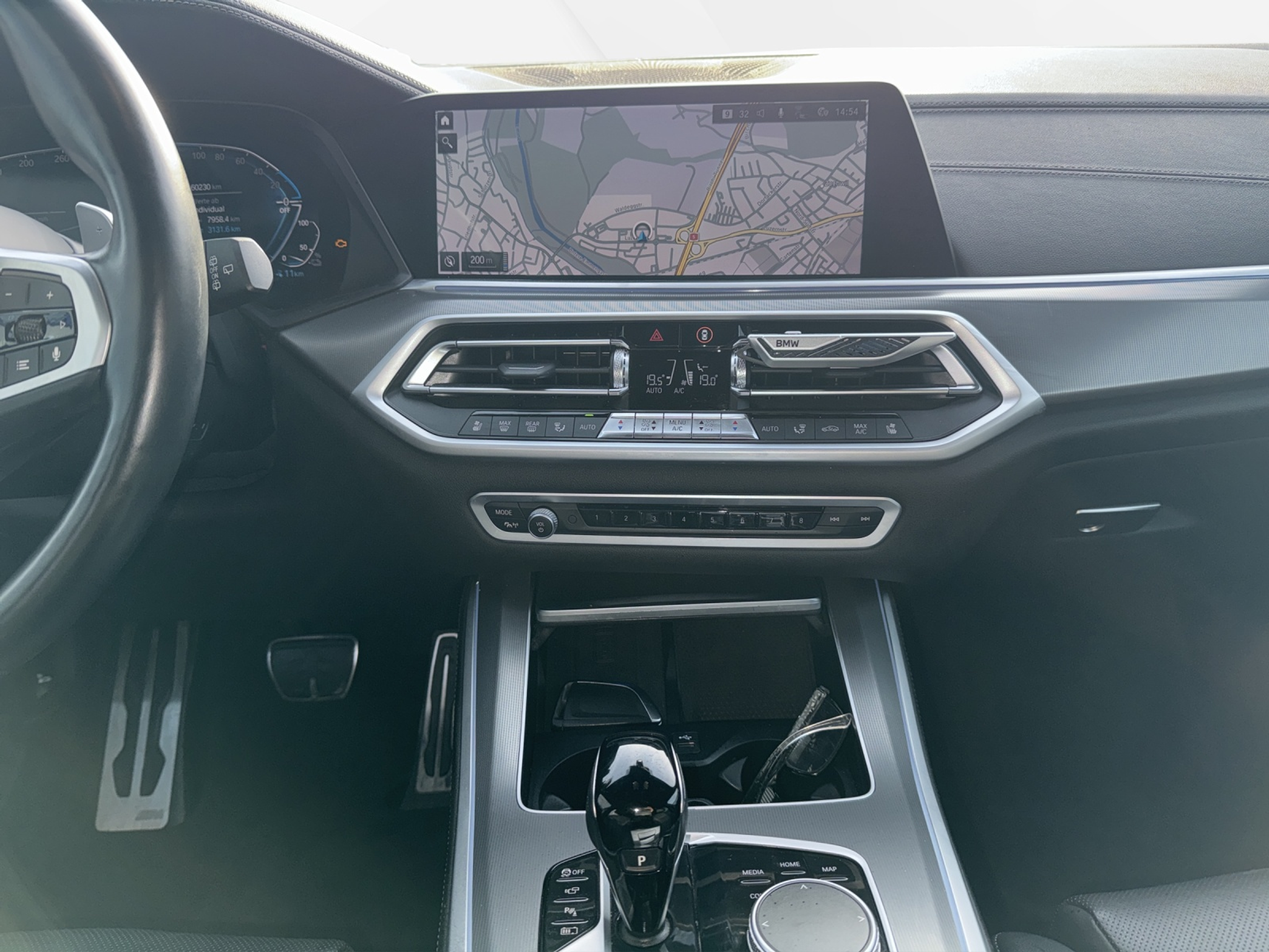 listing desktop thumbnail image 16