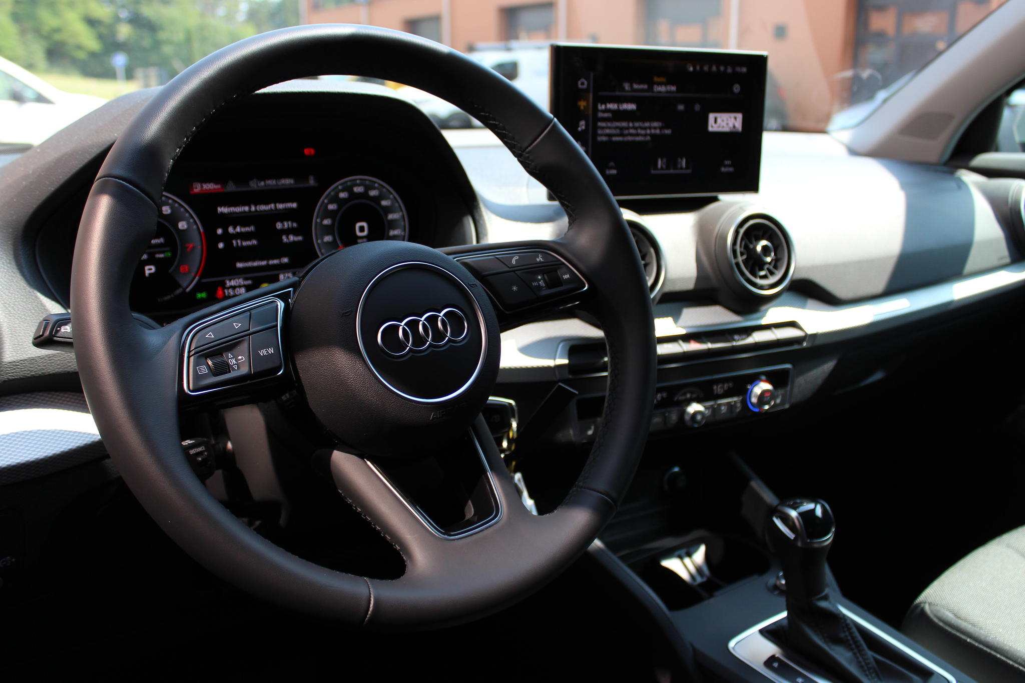 listing desktop thumbnail image 7