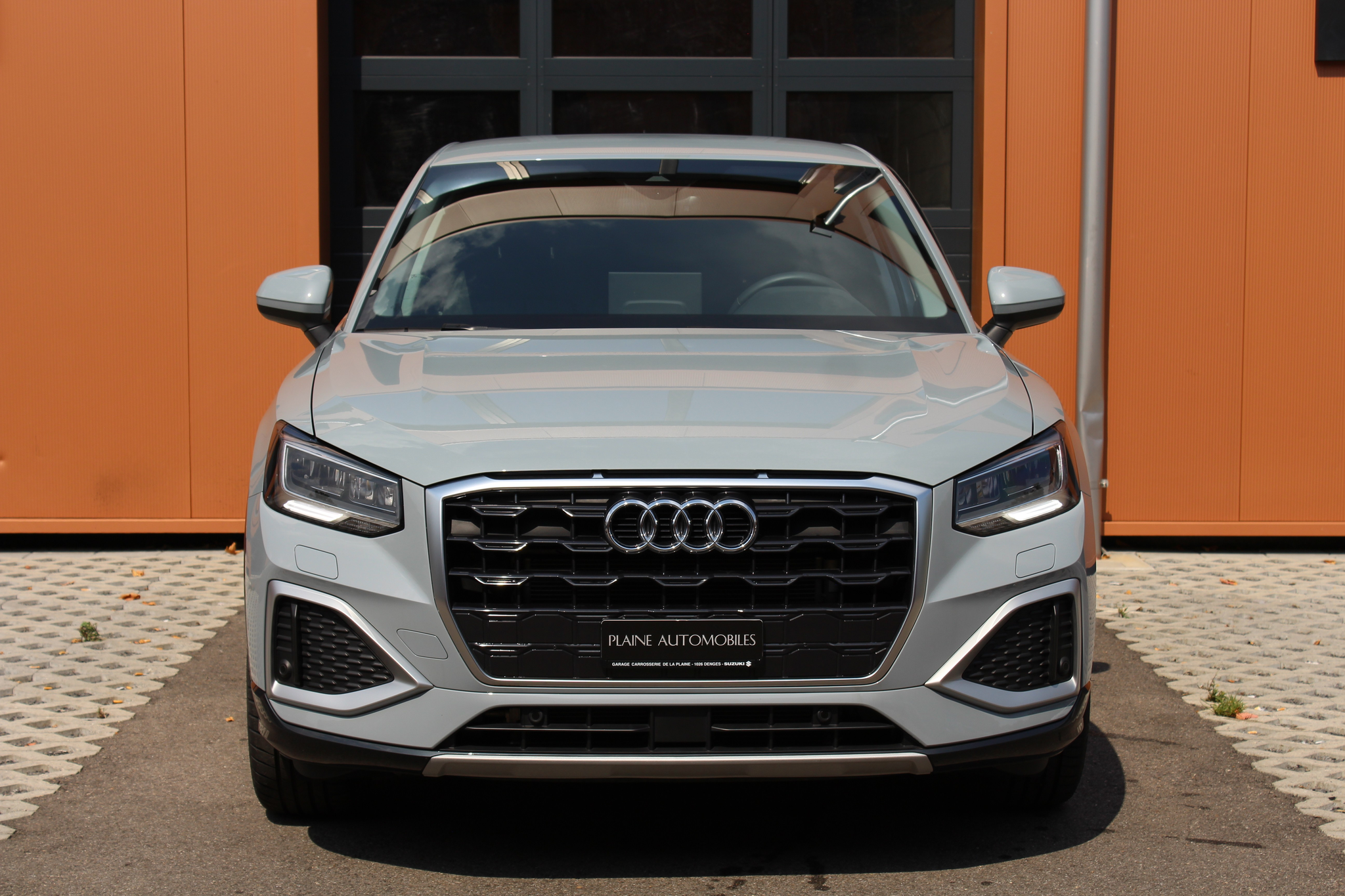 listing desktop thumbnail image 1