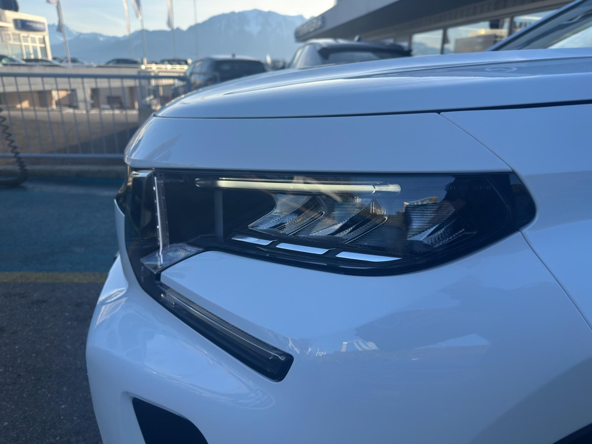 listing desktop thumbnail image 17