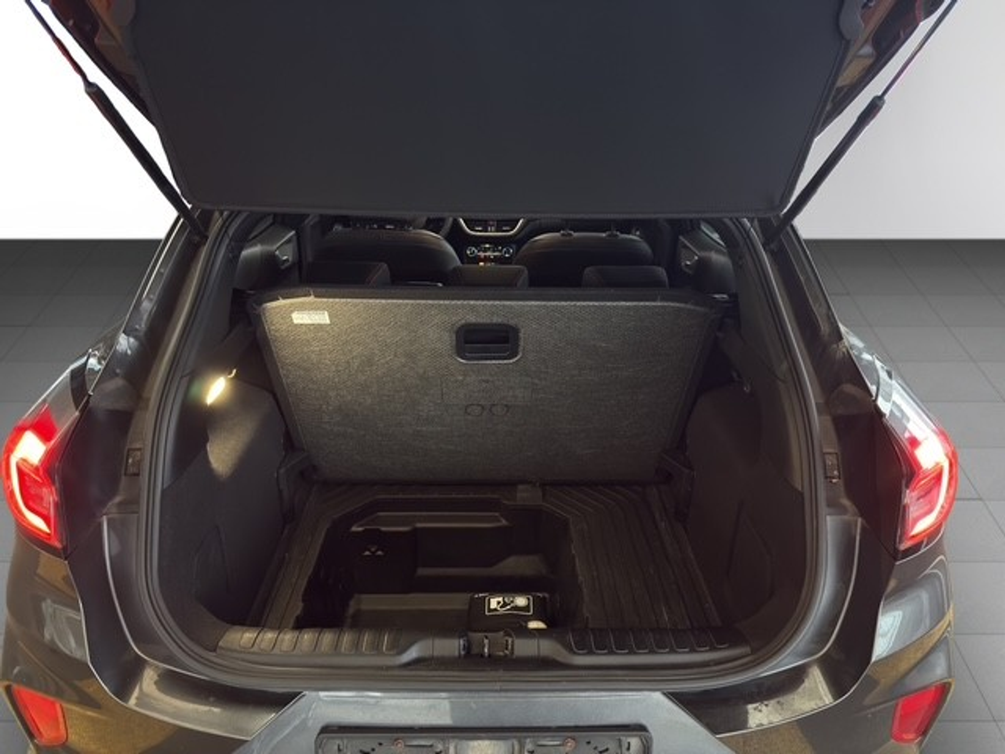 listing desktop thumbnail image 9