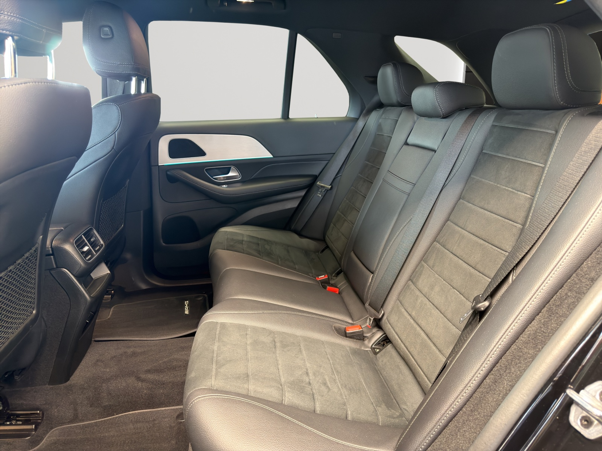 listing desktop thumbnail image 12