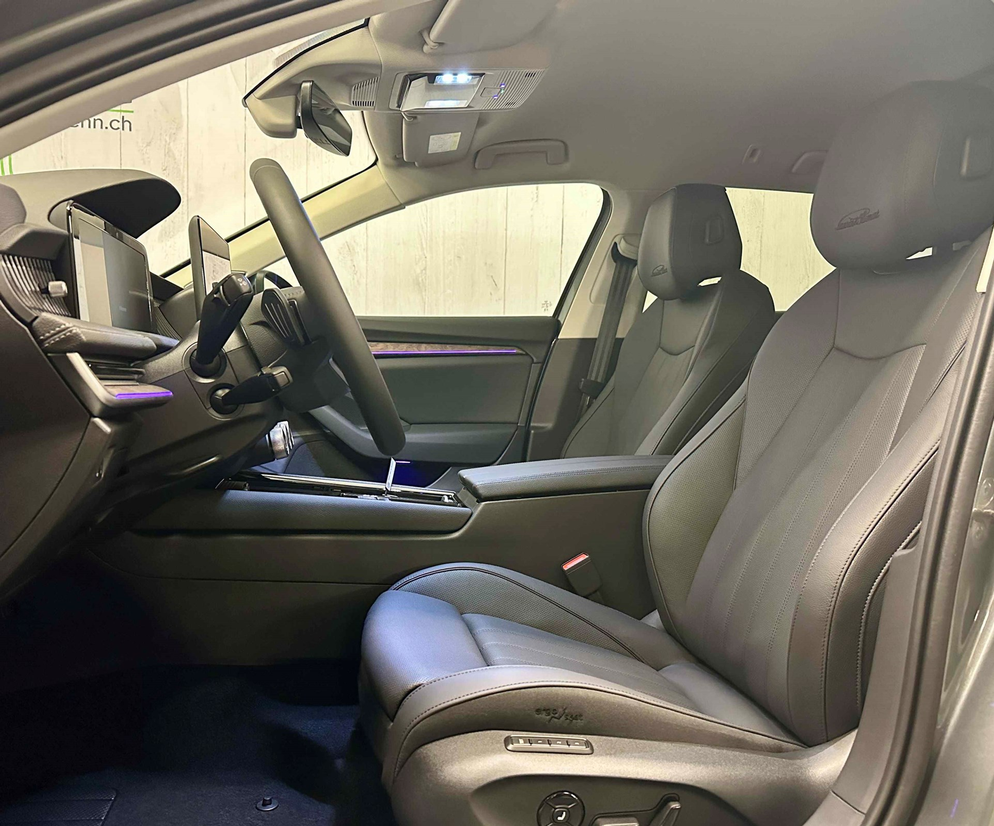 listing desktop thumbnail image 9