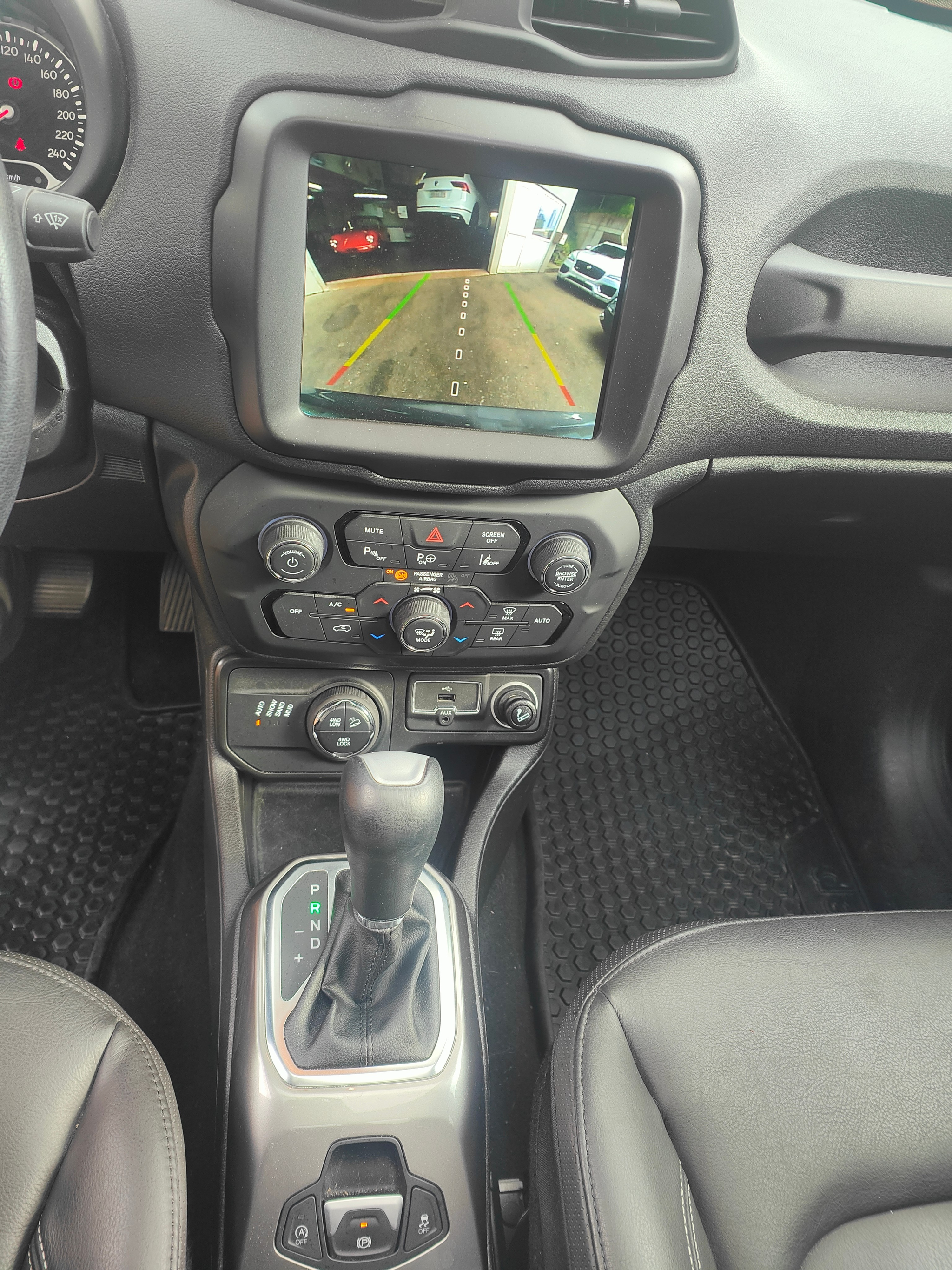 listing desktop thumbnail image 14