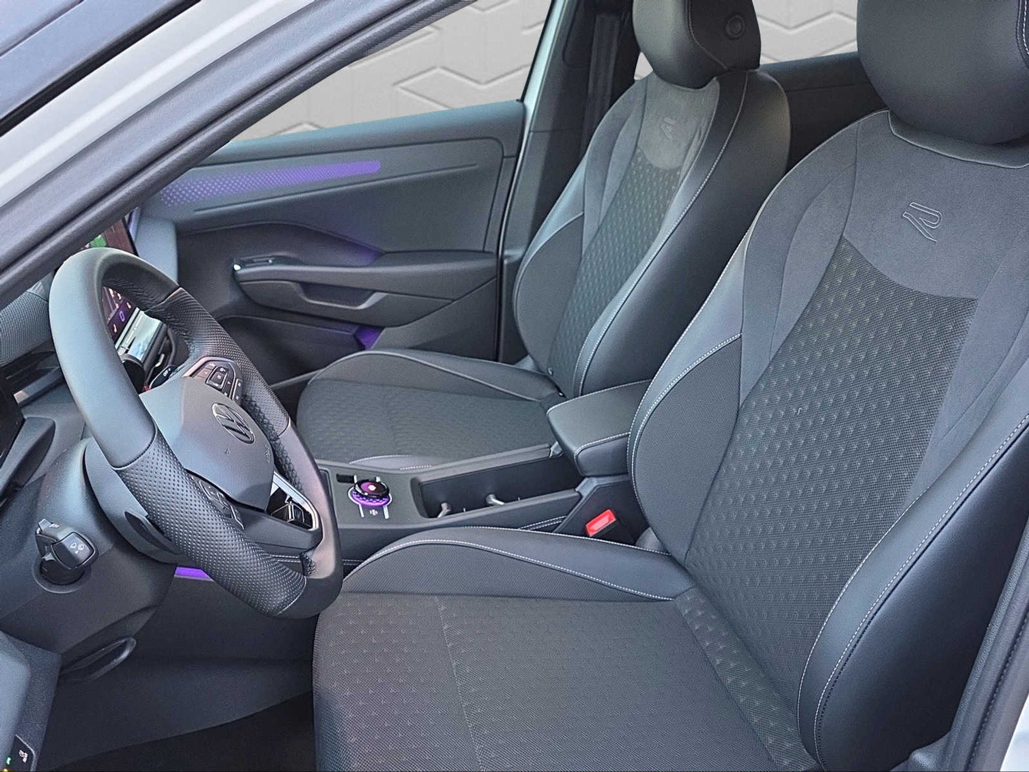 listing desktop thumbnail image 6