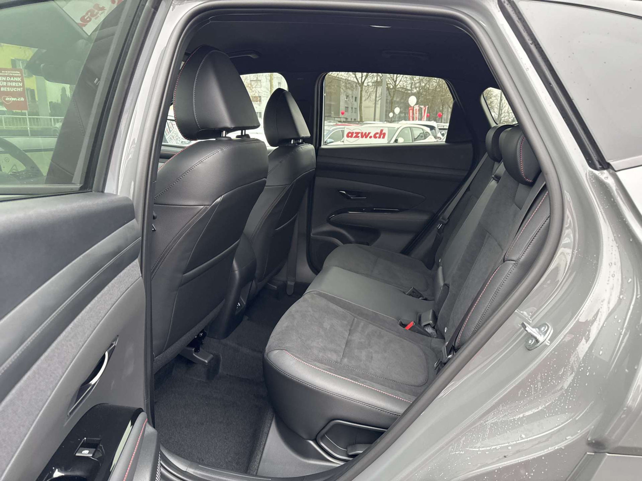 listing desktop thumbnail image 6