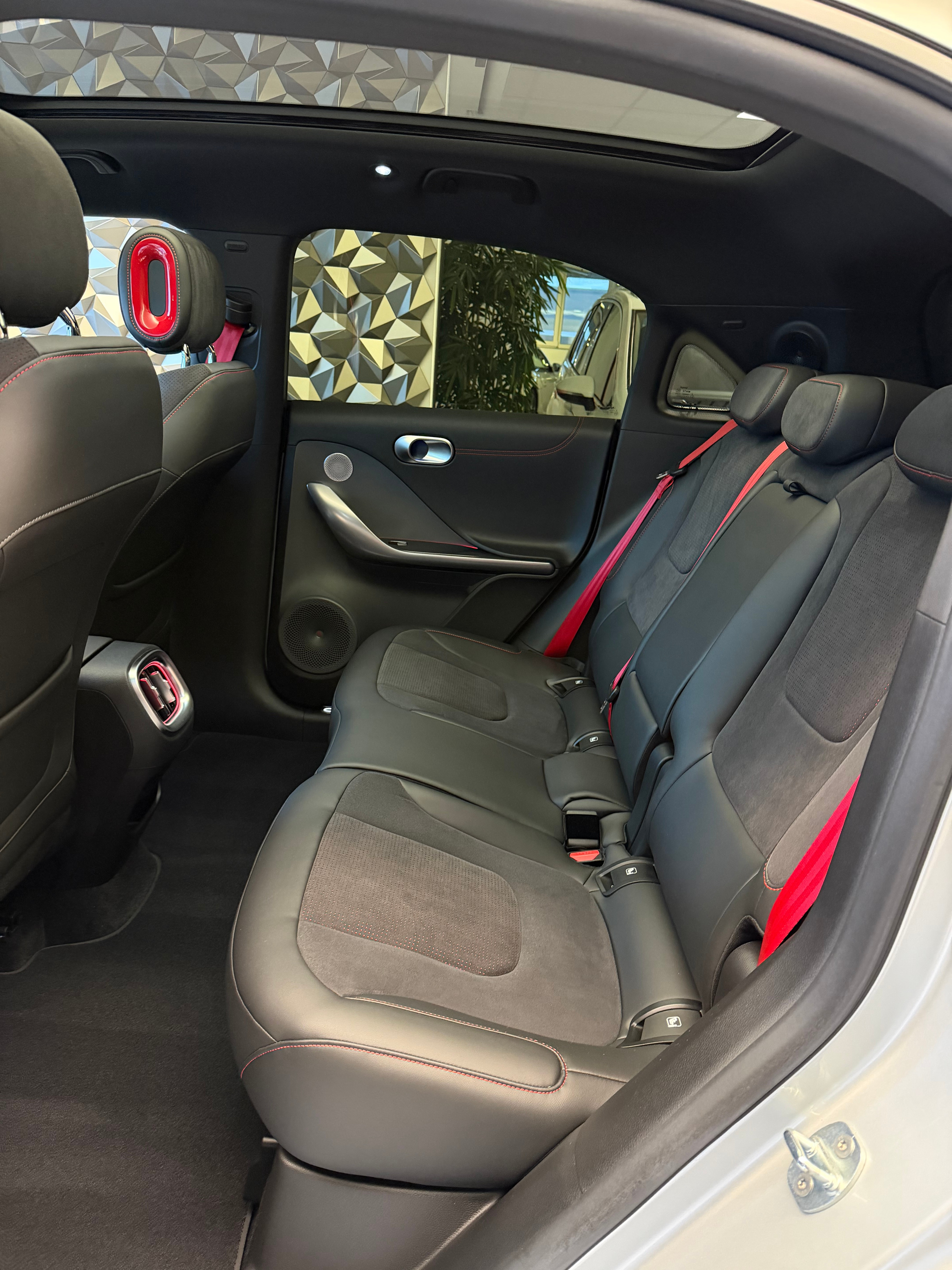 listing desktop thumbnail image 9