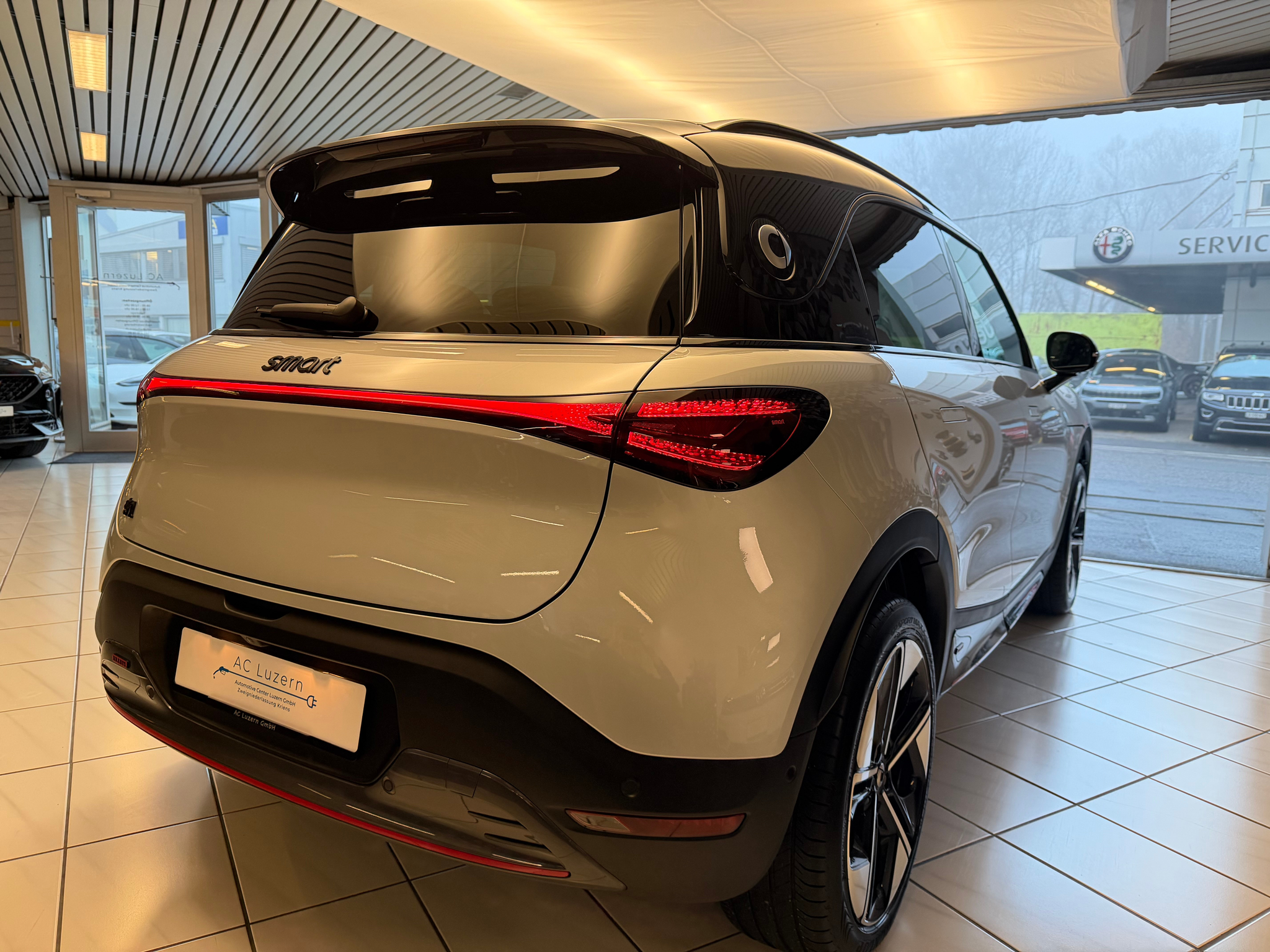 listing desktop thumbnail image 4