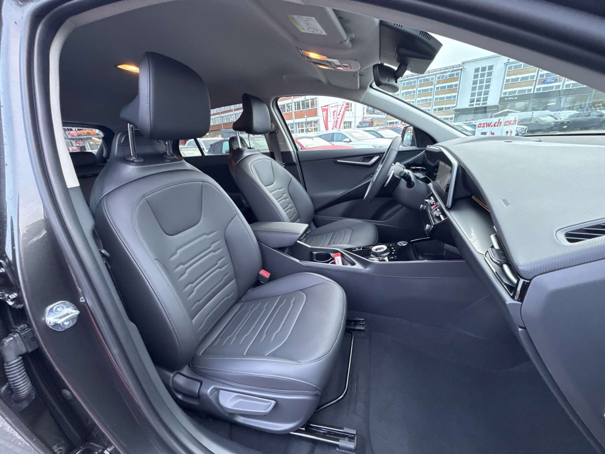 listing desktop thumbnail image 12