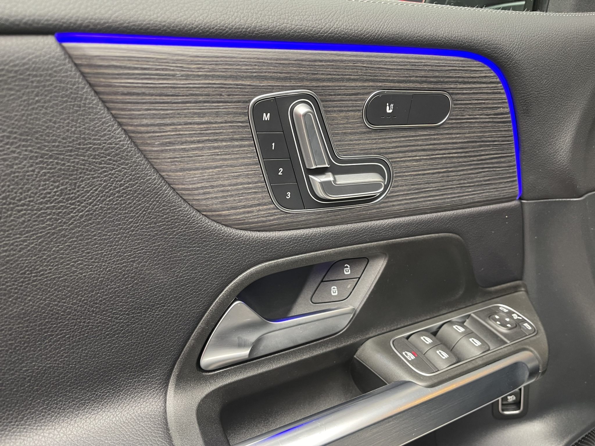 listing desktop thumbnail image 11