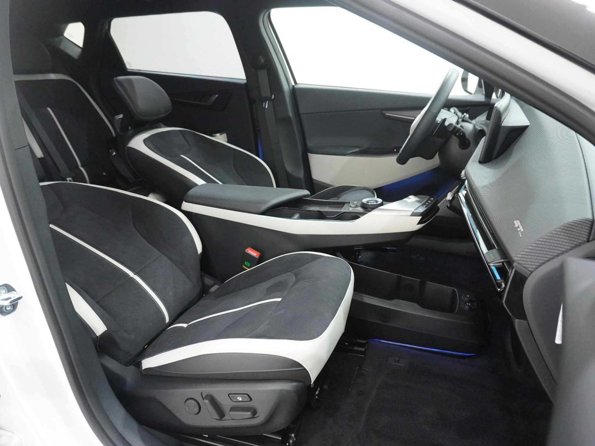 listing desktop thumbnail image 14