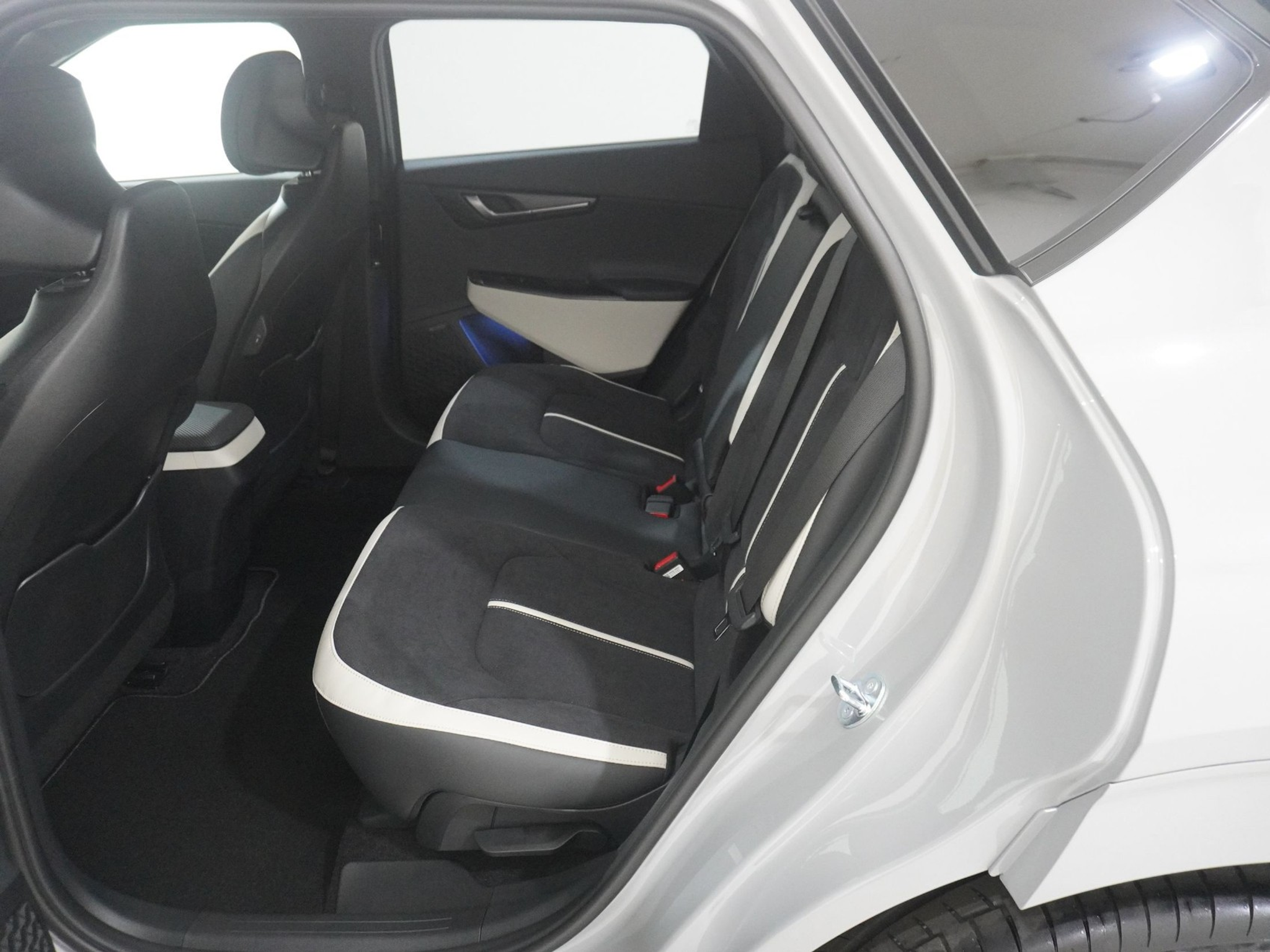 listing desktop thumbnail image 15