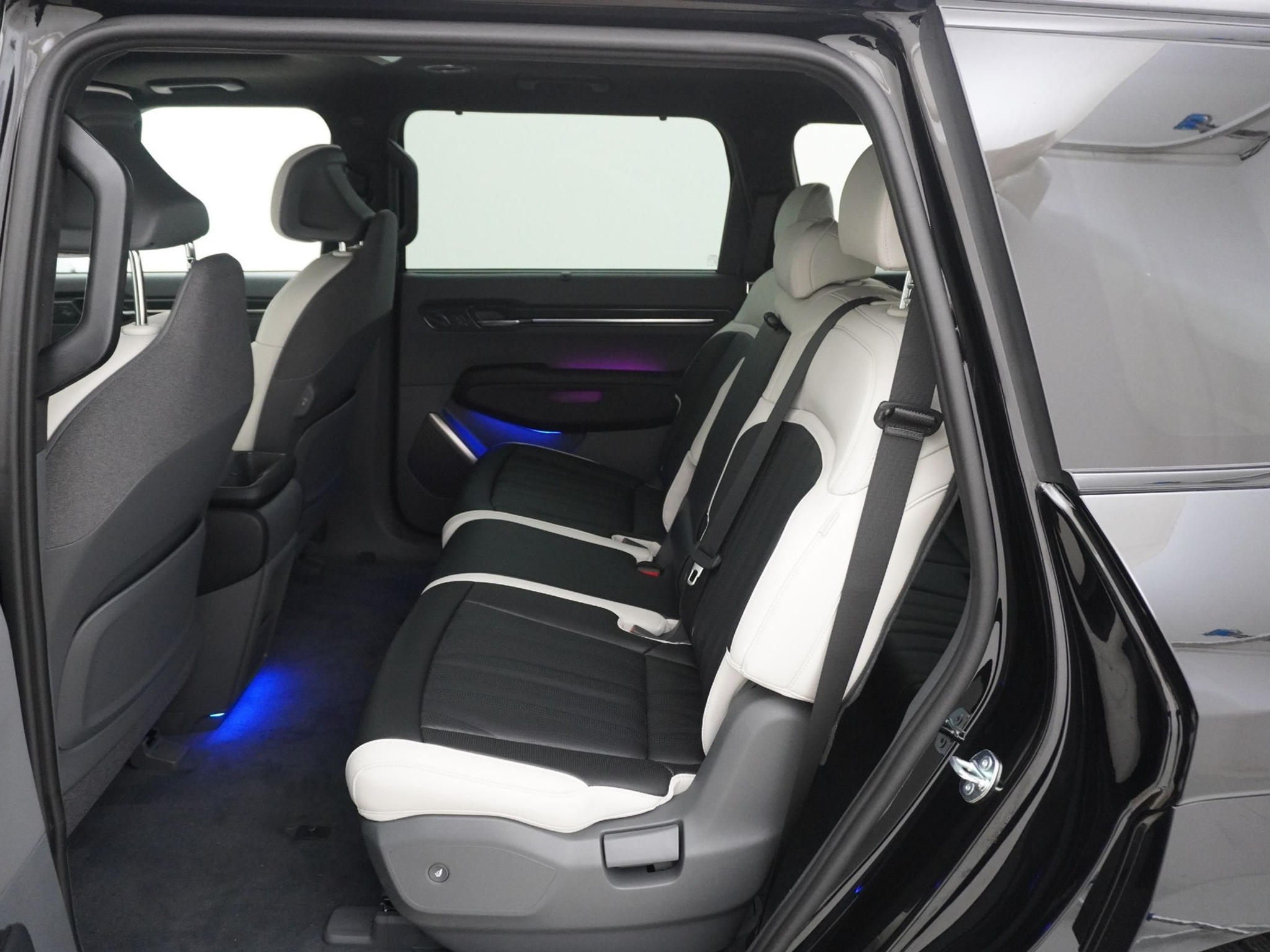 listing desktop thumbnail image 14