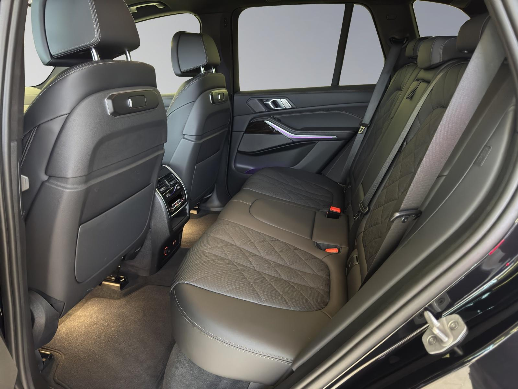 listing desktop thumbnail image 15