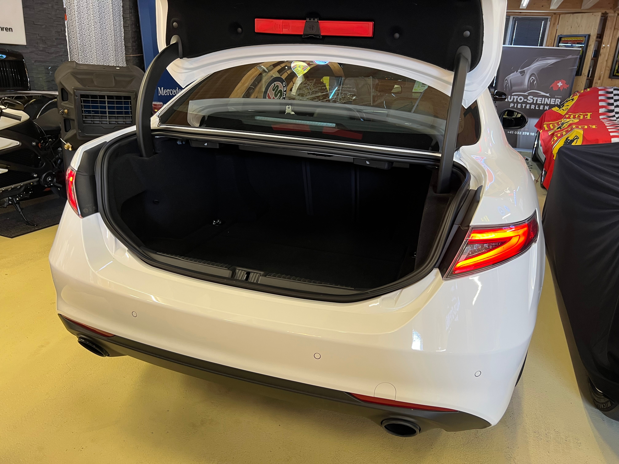 listing desktop thumbnail image 20