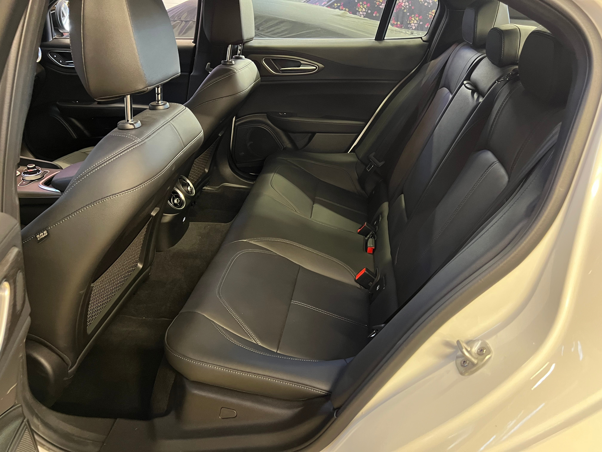 listing desktop thumbnail image 15