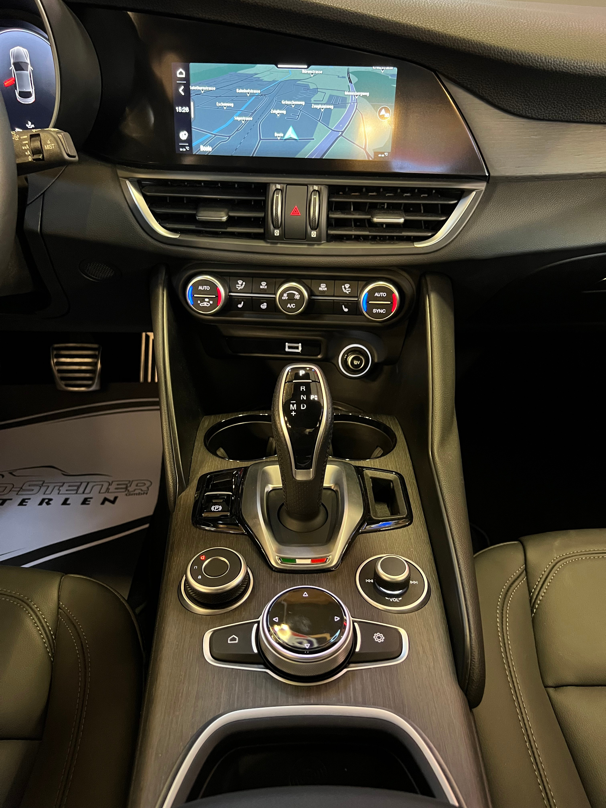 listing desktop thumbnail image 16