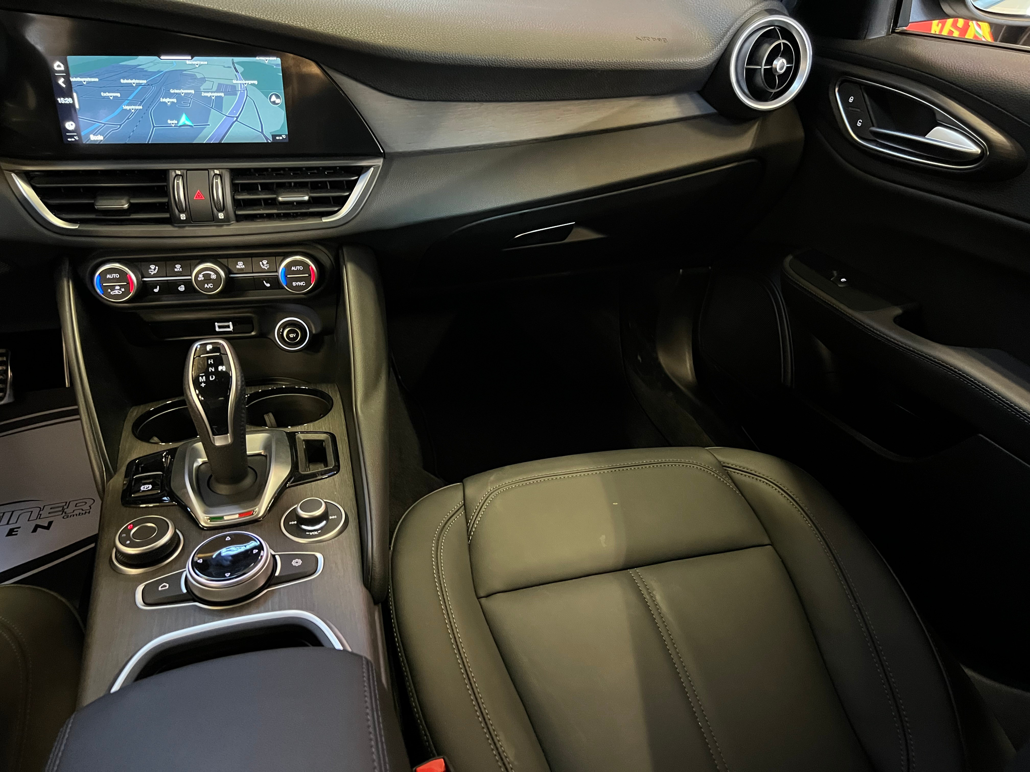 listing desktop thumbnail image 9