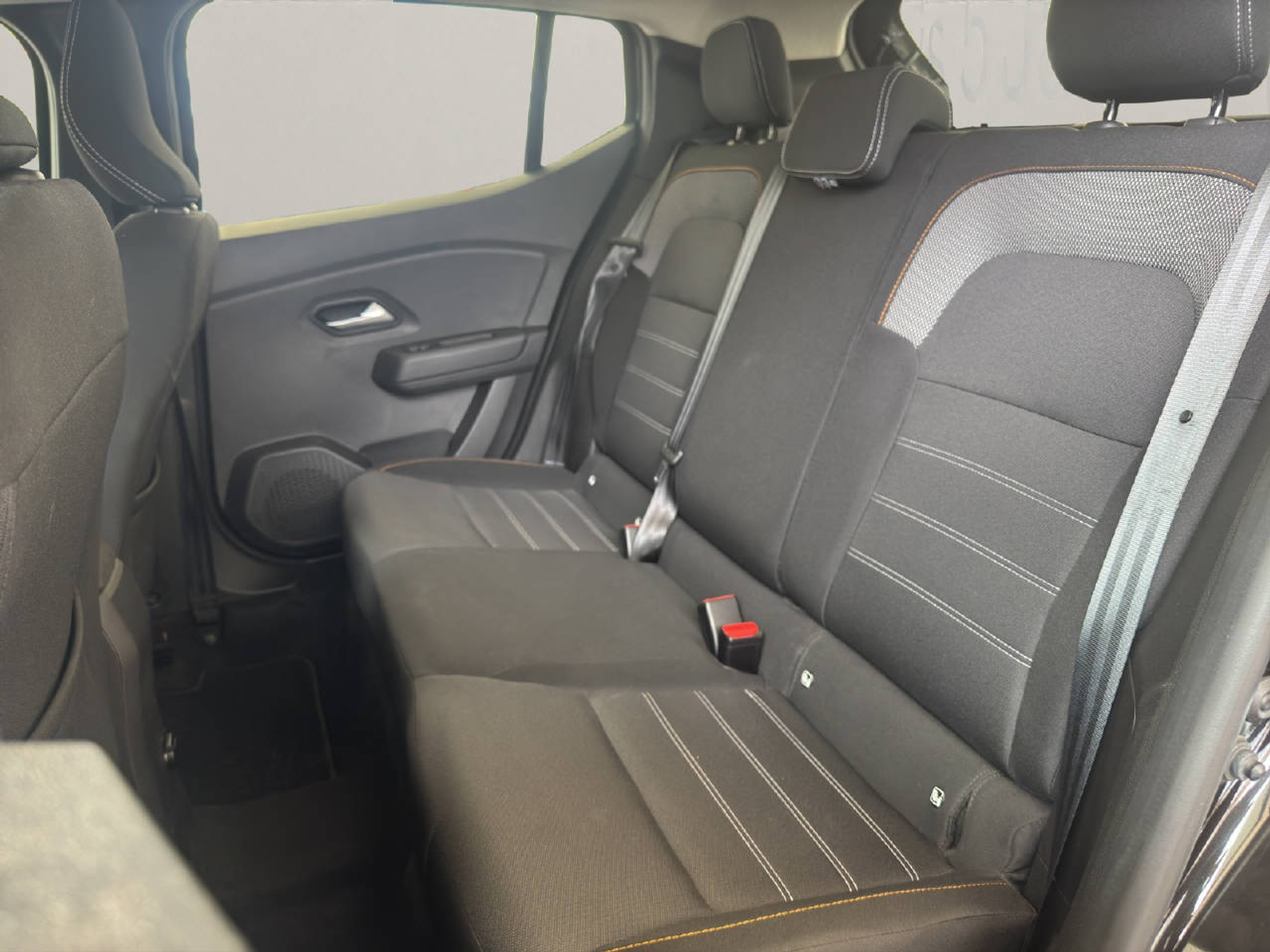 listing desktop thumbnail image 4