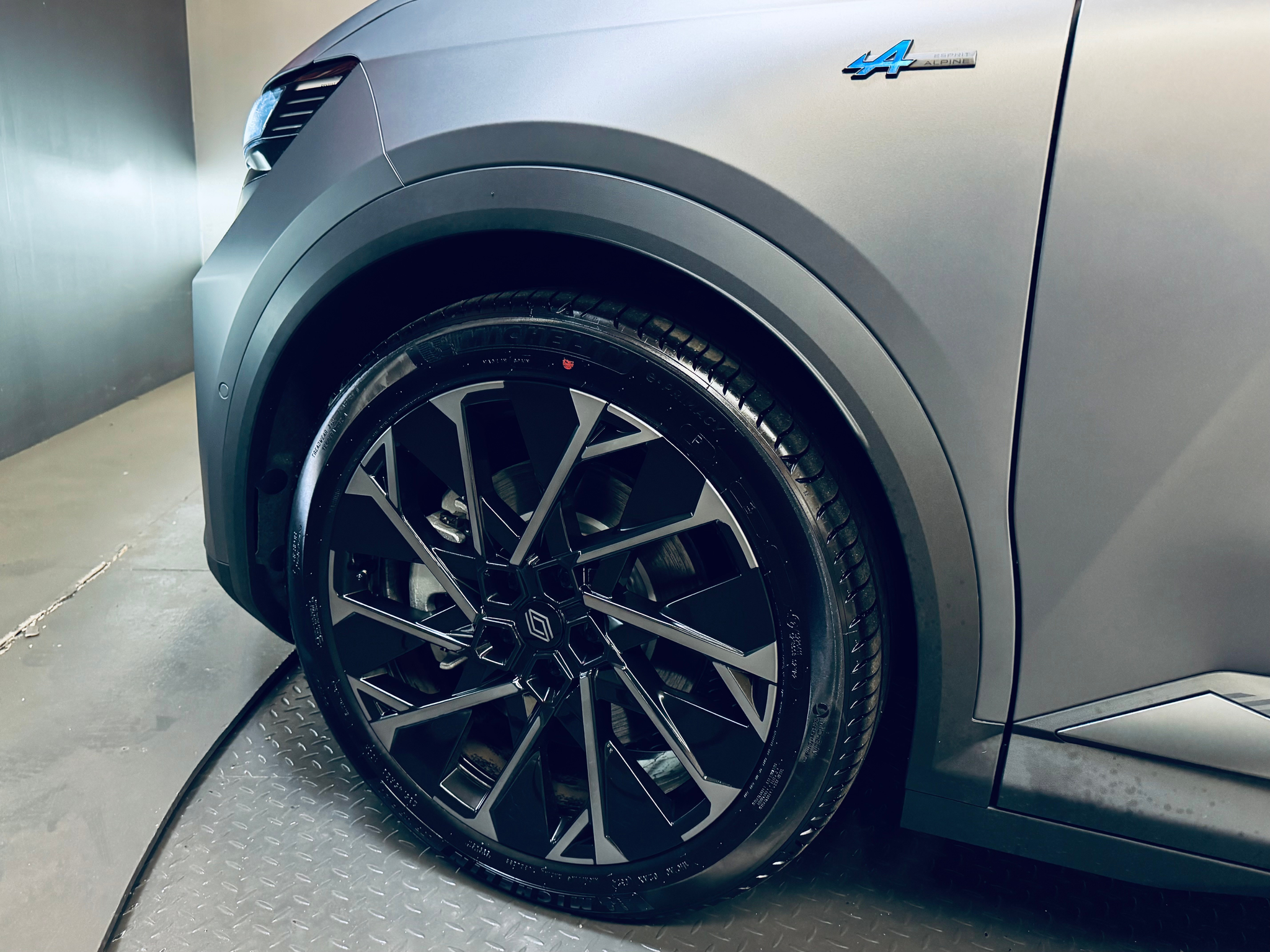 listing desktop thumbnail image 10