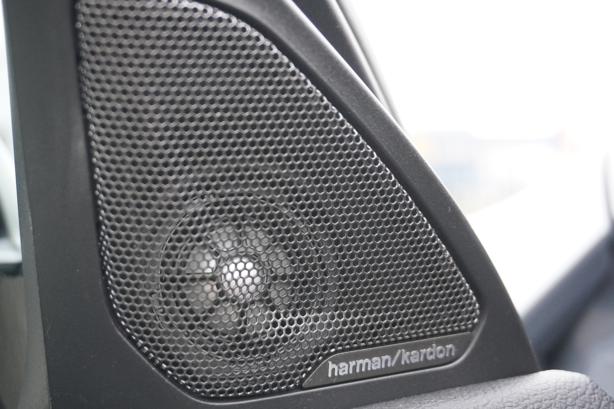 listing desktop thumbnail image 11